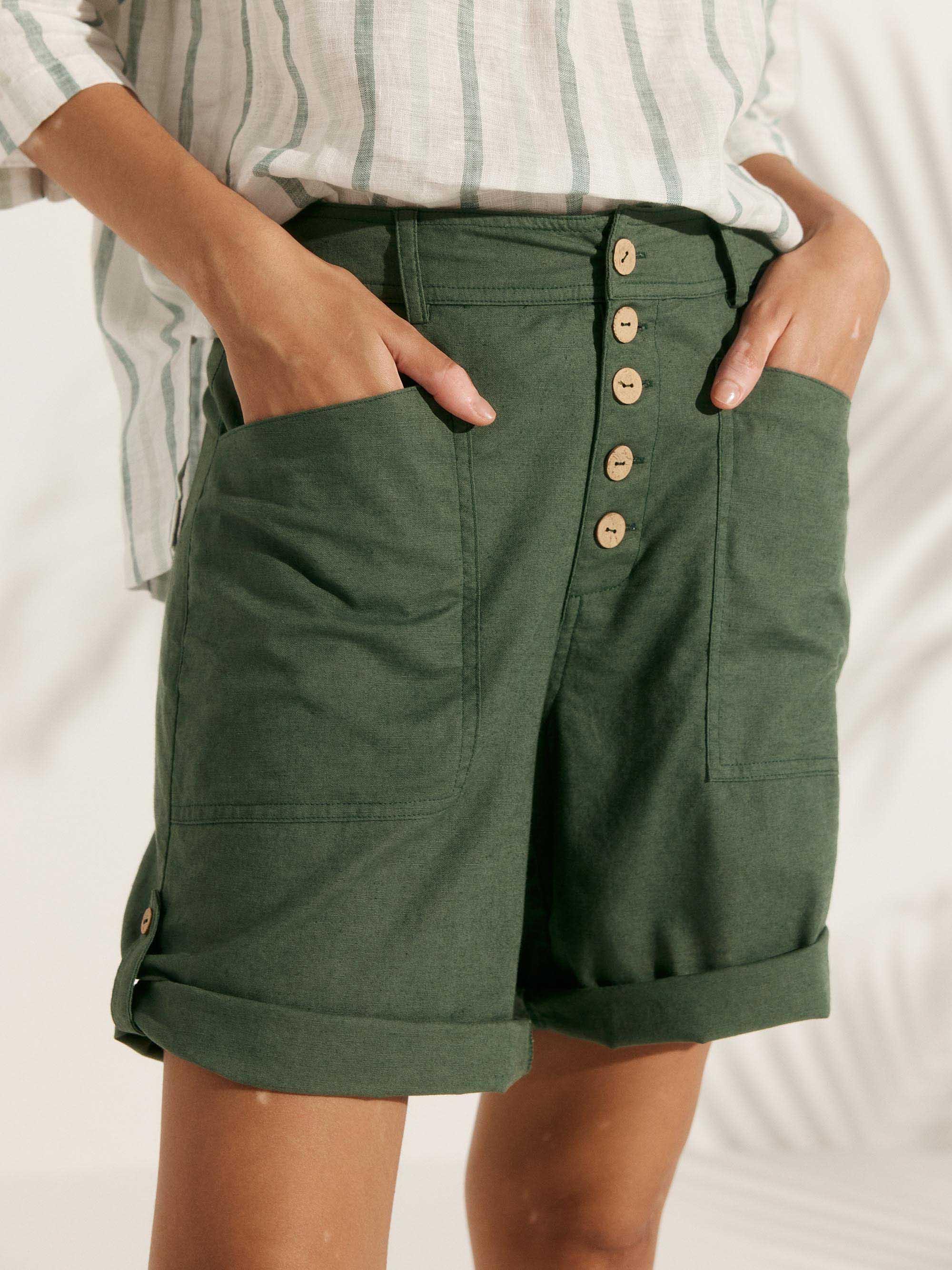 Linen Button-Fly Quarter Shorts LUCY by LINTICO