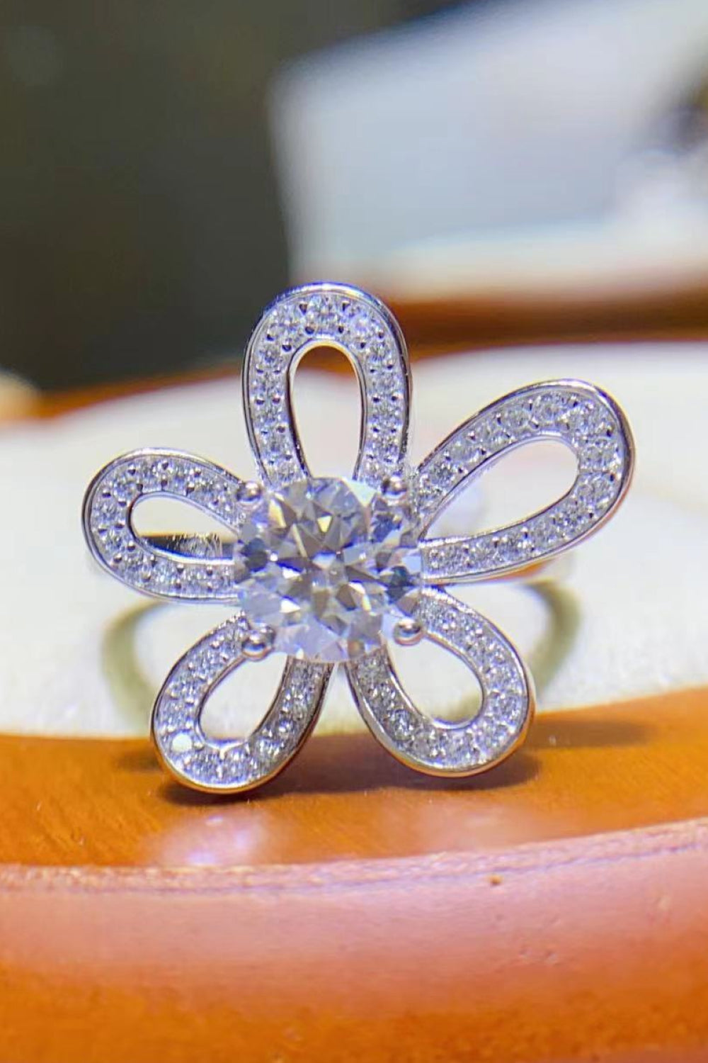 1 Carat Brilliant Round Cut Sparkala™ Flower-Shaped Open 925 sterling silver Ring - DestGlow