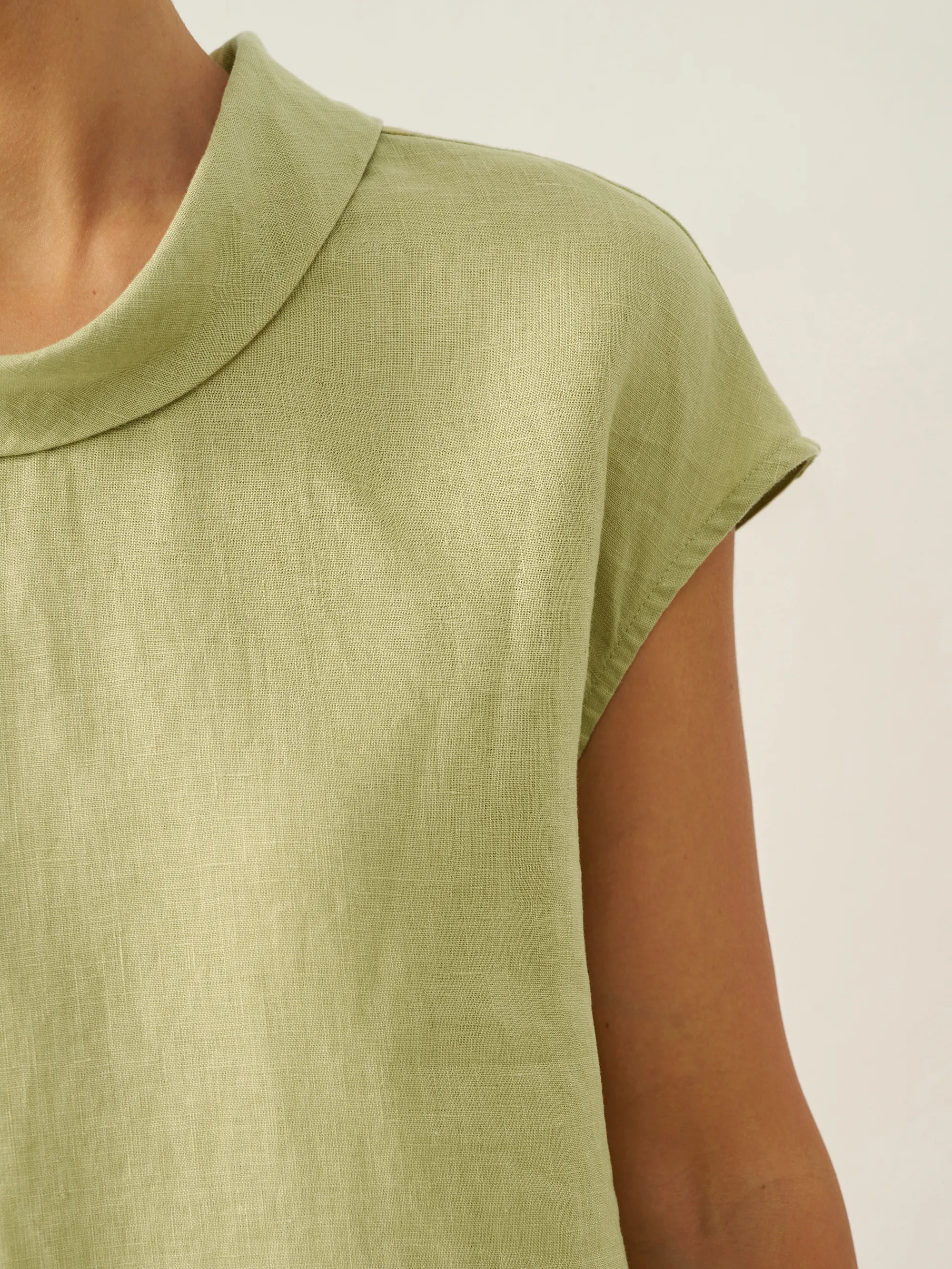 100% Linen Cap Sleeve Soft-Fold Collar Top YVONNE DestGlow
