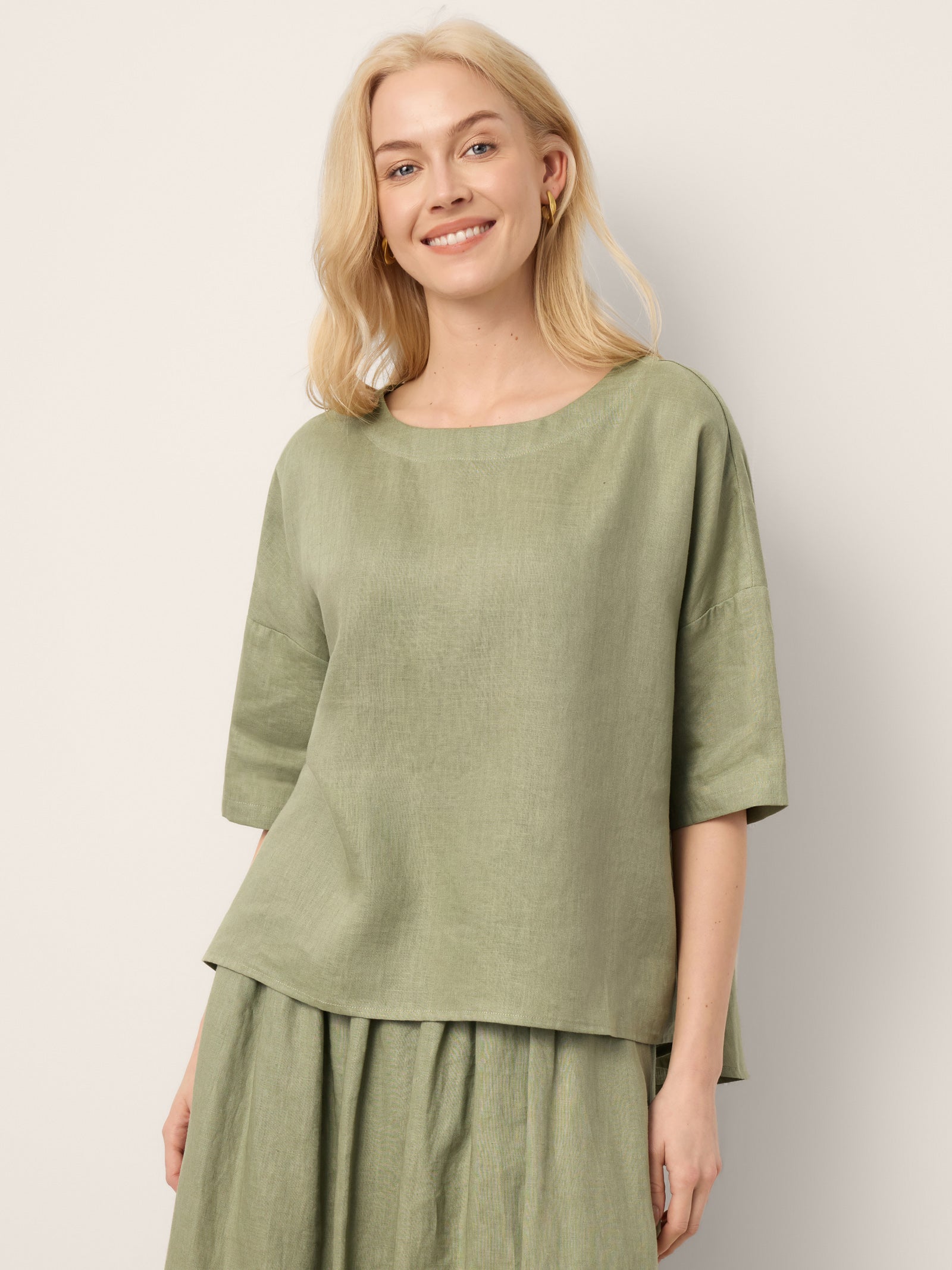 100% Linen Drop Shoulder Shirred Back High-Low Hem Top LINDSEY by LINTICO
