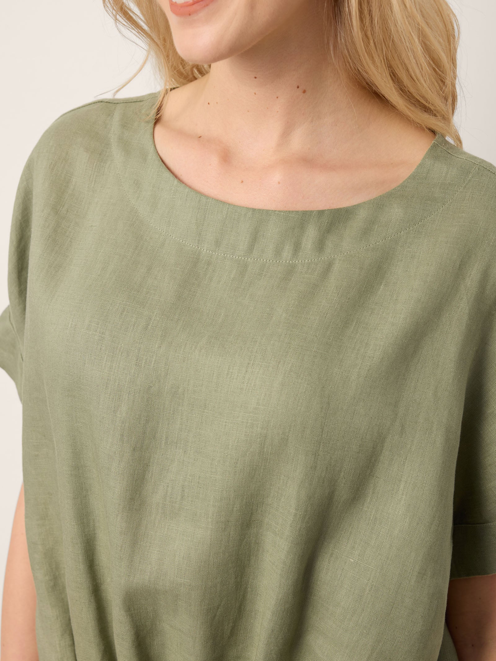 100% Linen Drop Shoulder Split-Back Double Shirred Hem Top LINDSEY by LINTICO