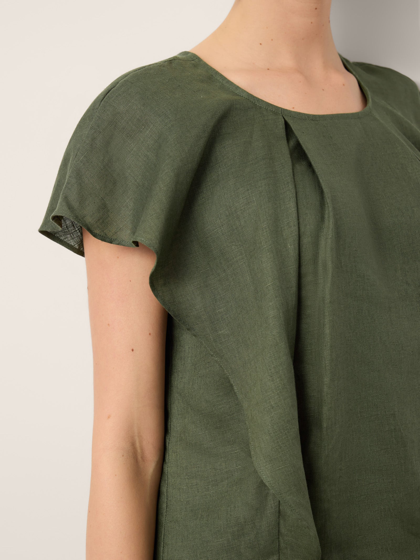 100% Linen Flutter Sleeve Sculpted Pleat Top DRUSILLA DestGlow