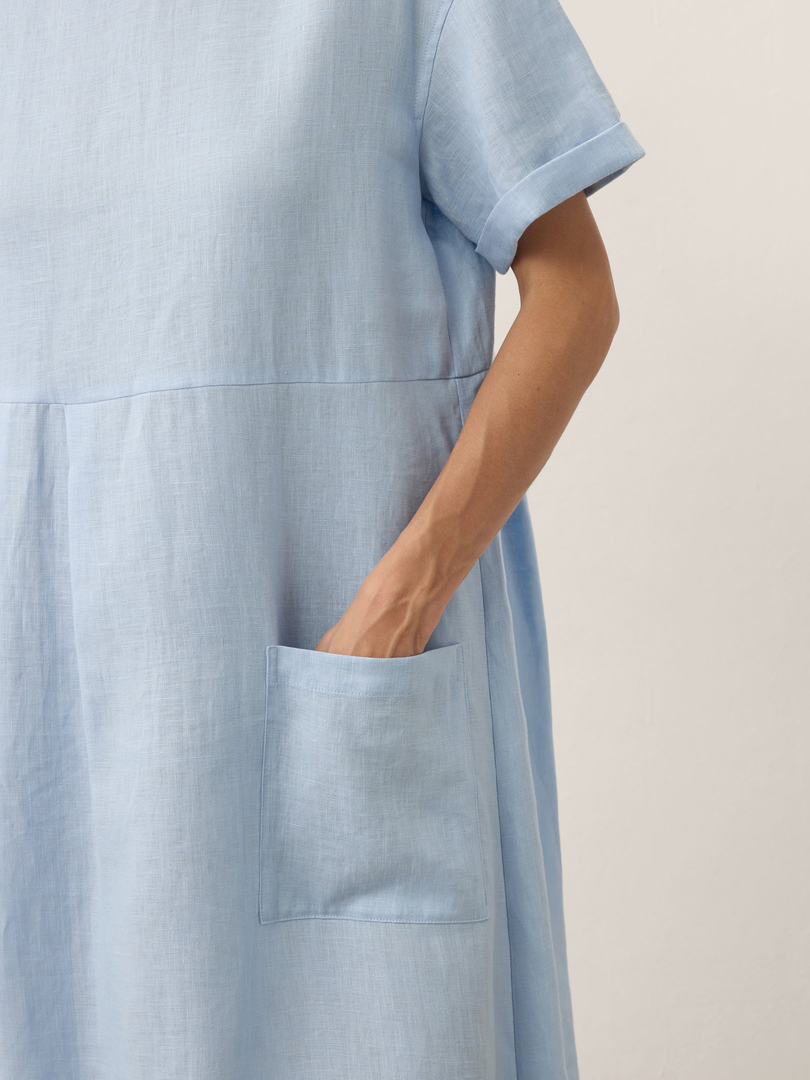 100% Linen Pinstripe Paneled Short-Sleeved Dress MORGAN by LINTICO