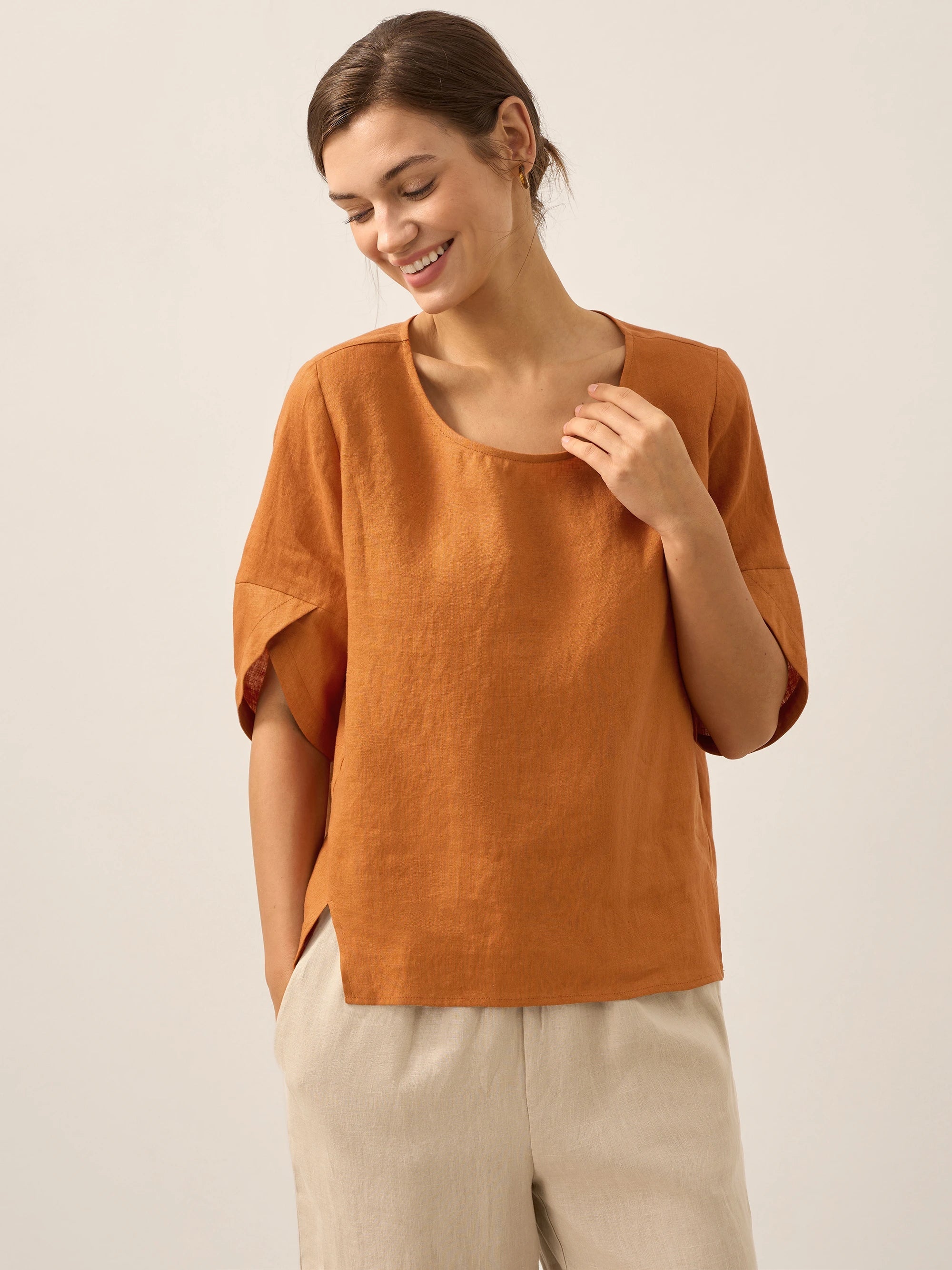 100% Linen Round Neck Petal-Sleeve Pullover LAUREL by LINTICO