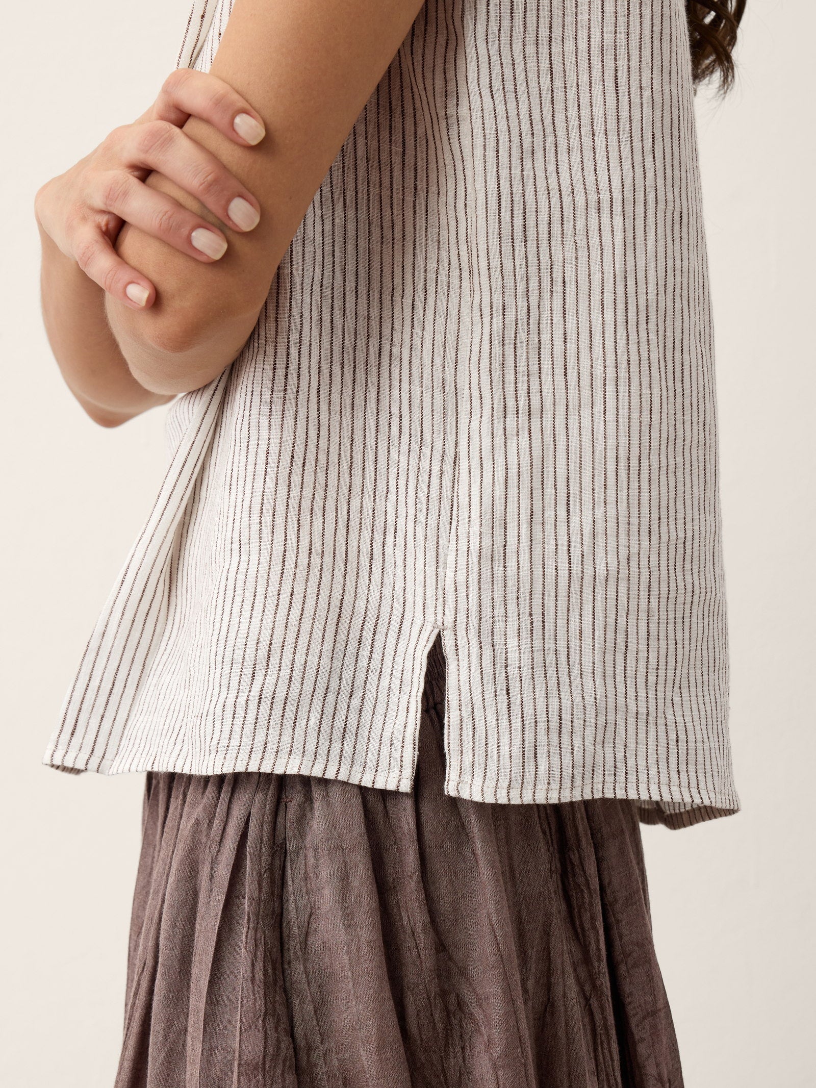 100% Linen Striped Diagonal Pleat Mock Neck Top ESTHER DestGlow