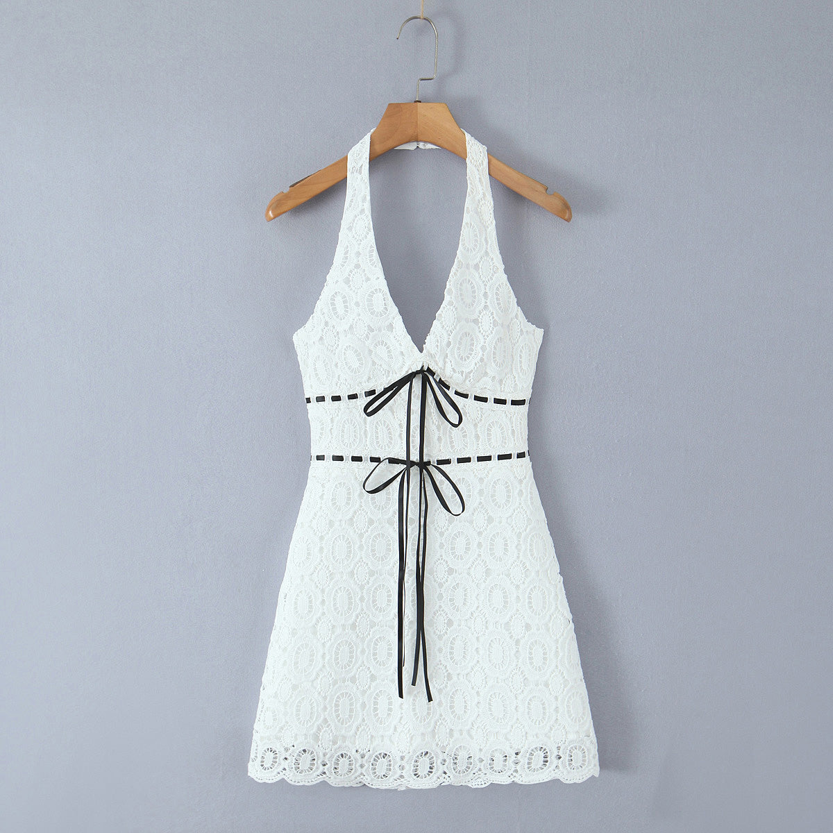 Summer Vacation Sexy Fresh Lace Embroidery Contrast Color Lace up Halterneck Dress by Ragazza