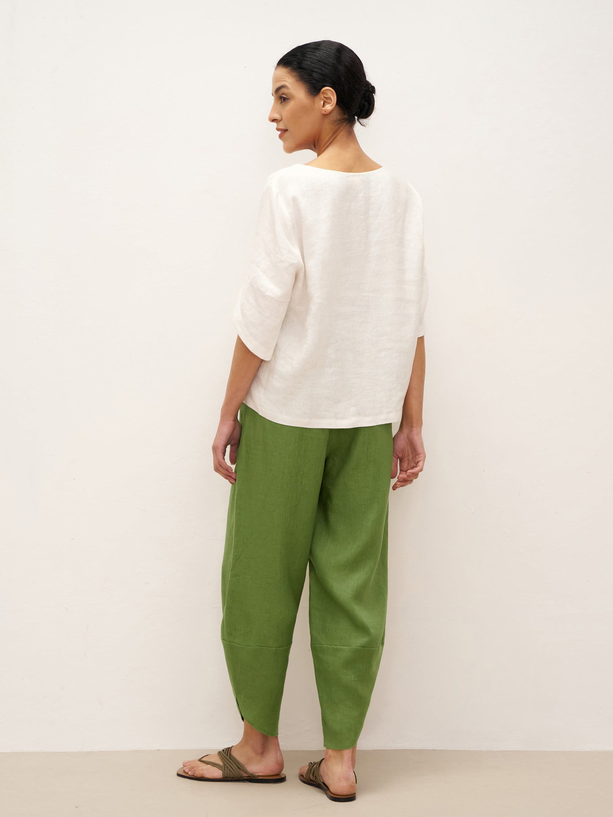100% Linen Round Neck Petal-Sleeve Pullover LAUREL by LINTICO