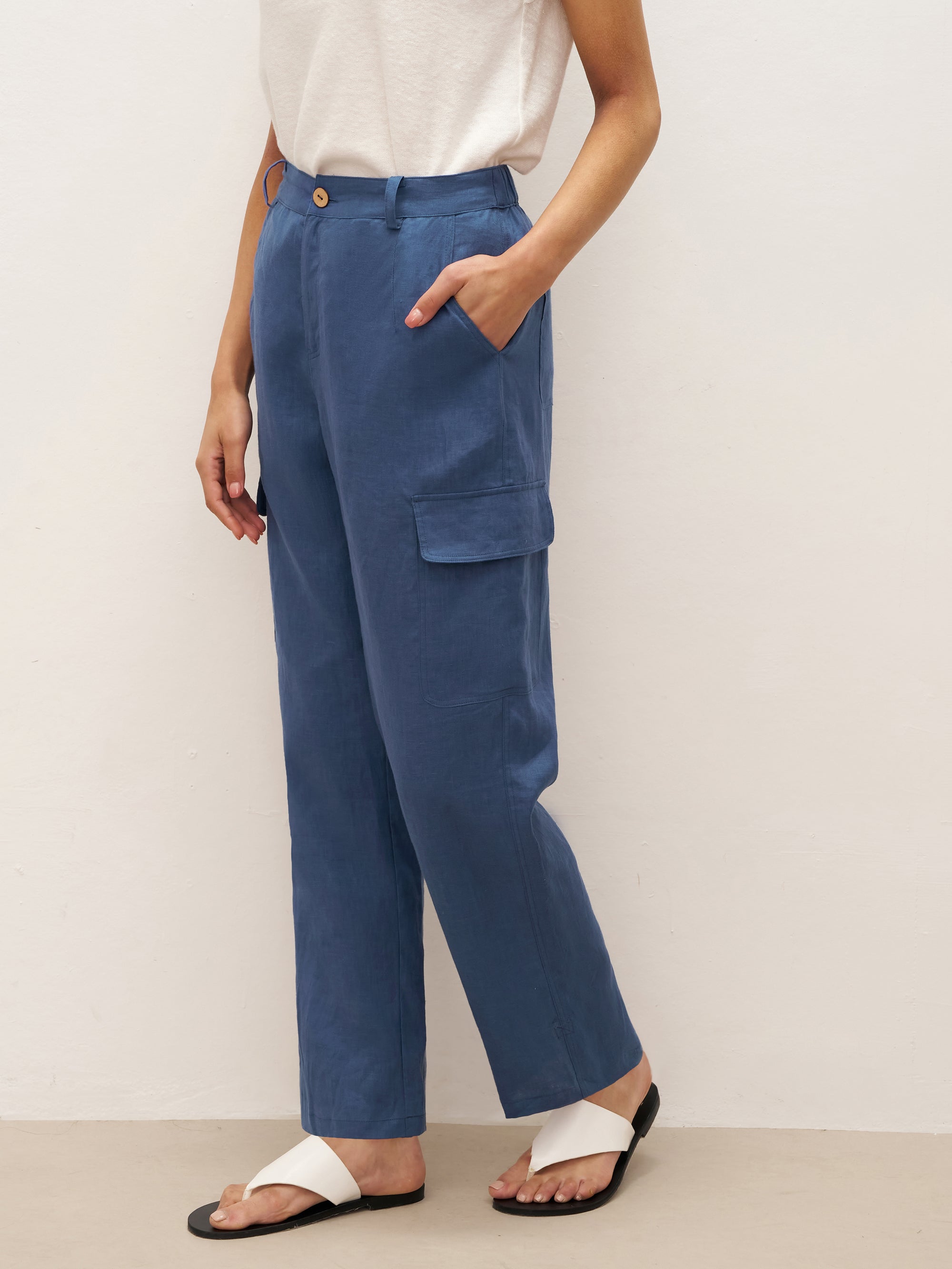 100% Linen Cargo Tapered Trousers with Patch Pockets JESSE by LINTICO