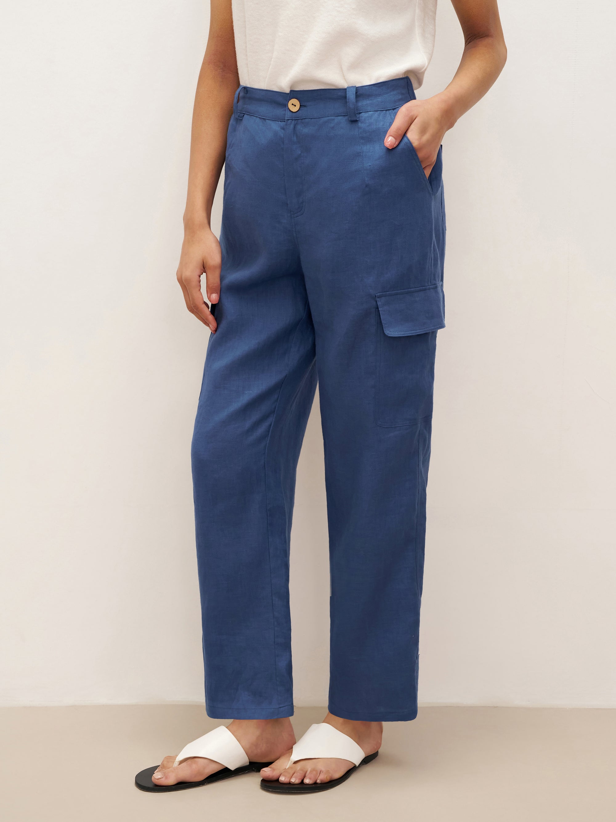 100% Linen Cargo Tapered Trousers with Patch Pockets JESSE by LINTICO