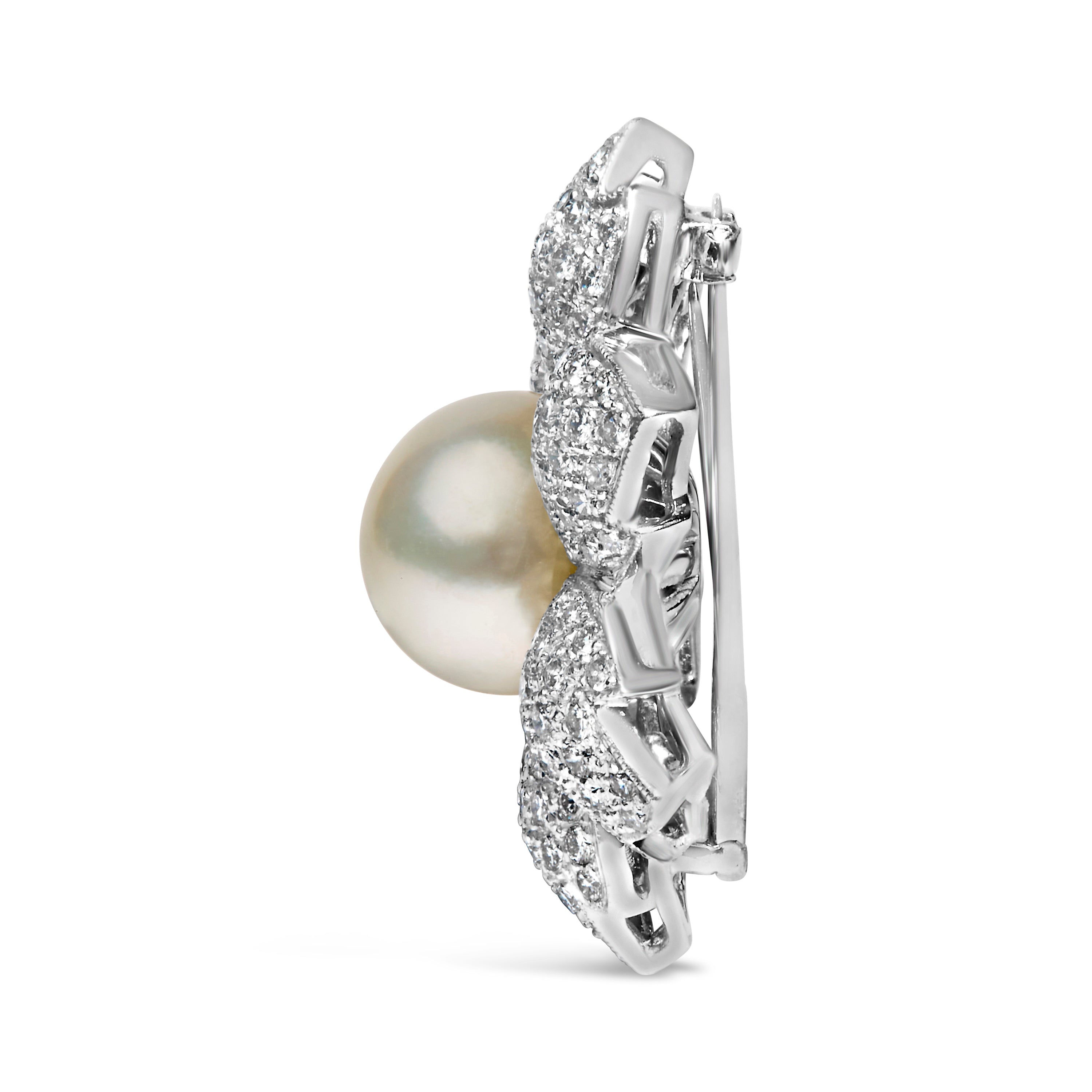 18K White Gold 2 3/4 Cttw Diamond and 12.5 MM Cultured Freshwater Pearl Floral Brooch Pin (G-H Color, VS1-VS2 Clarity) by Bids.com