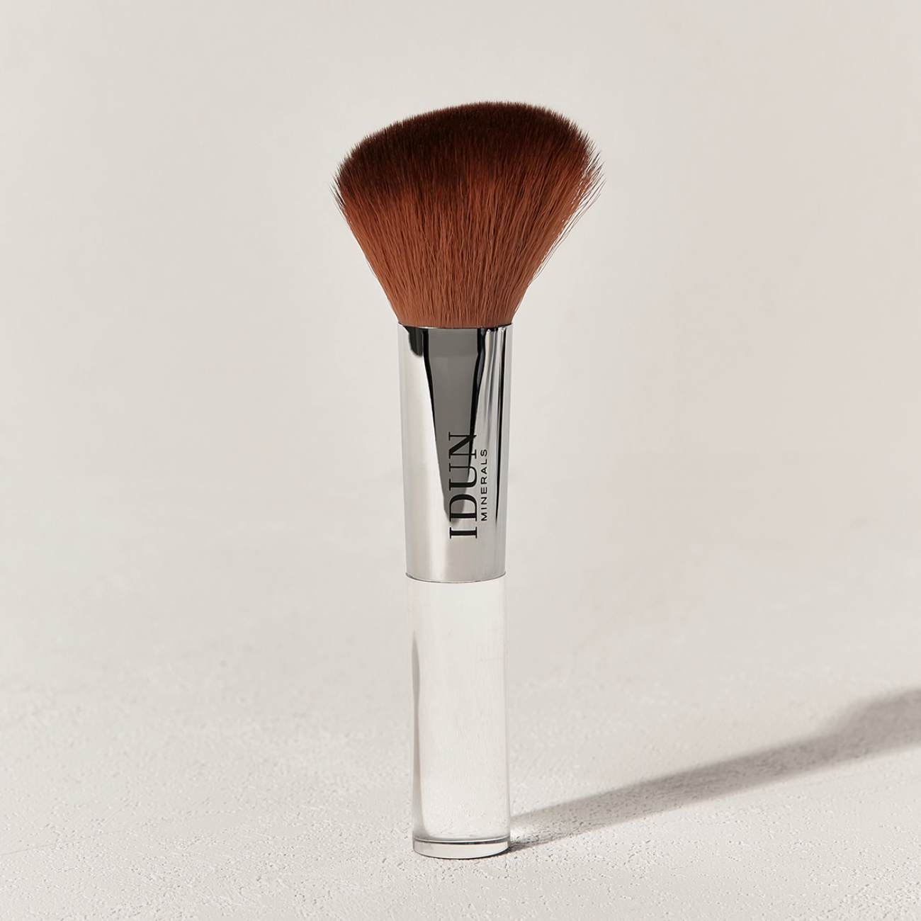 BRONZER / BLUSH BRUSH by IDUN Minerals Inc.
