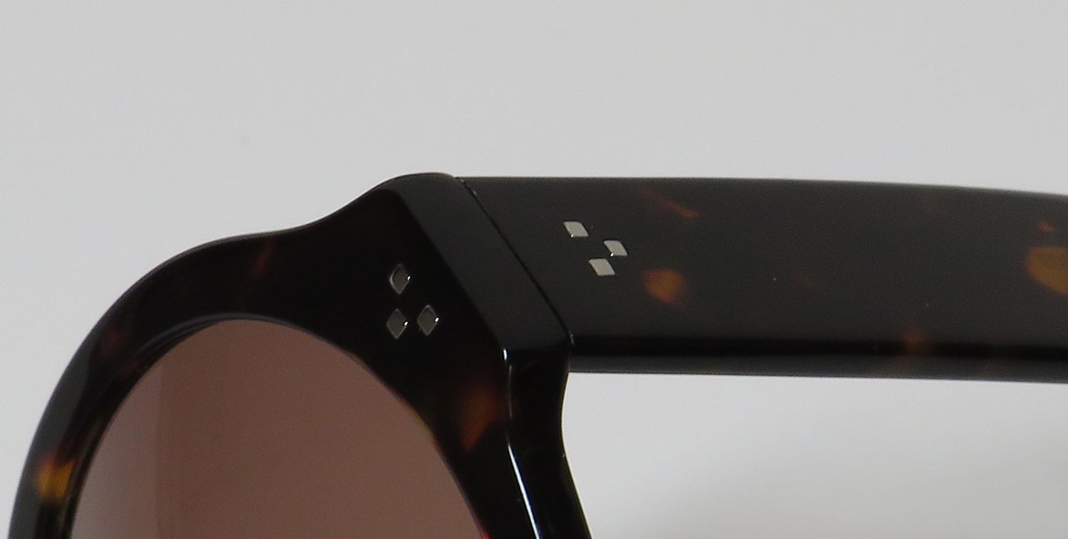 Gap Sgp009 Sunglasses by ModaFrames