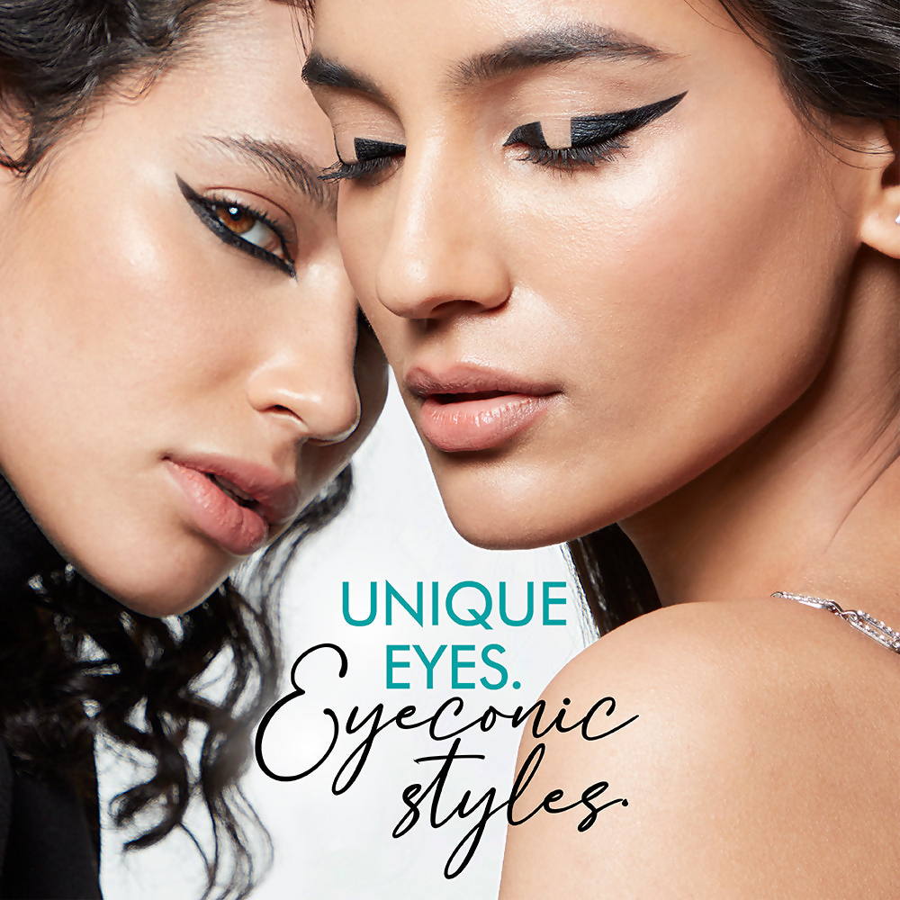 Lakme Eyeconic Pro Brush Liner Black