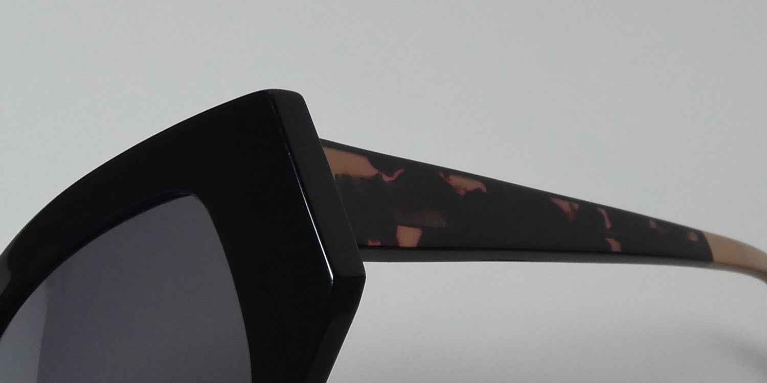 Woow Super Bold 2 Sunglasses by ModaFrames