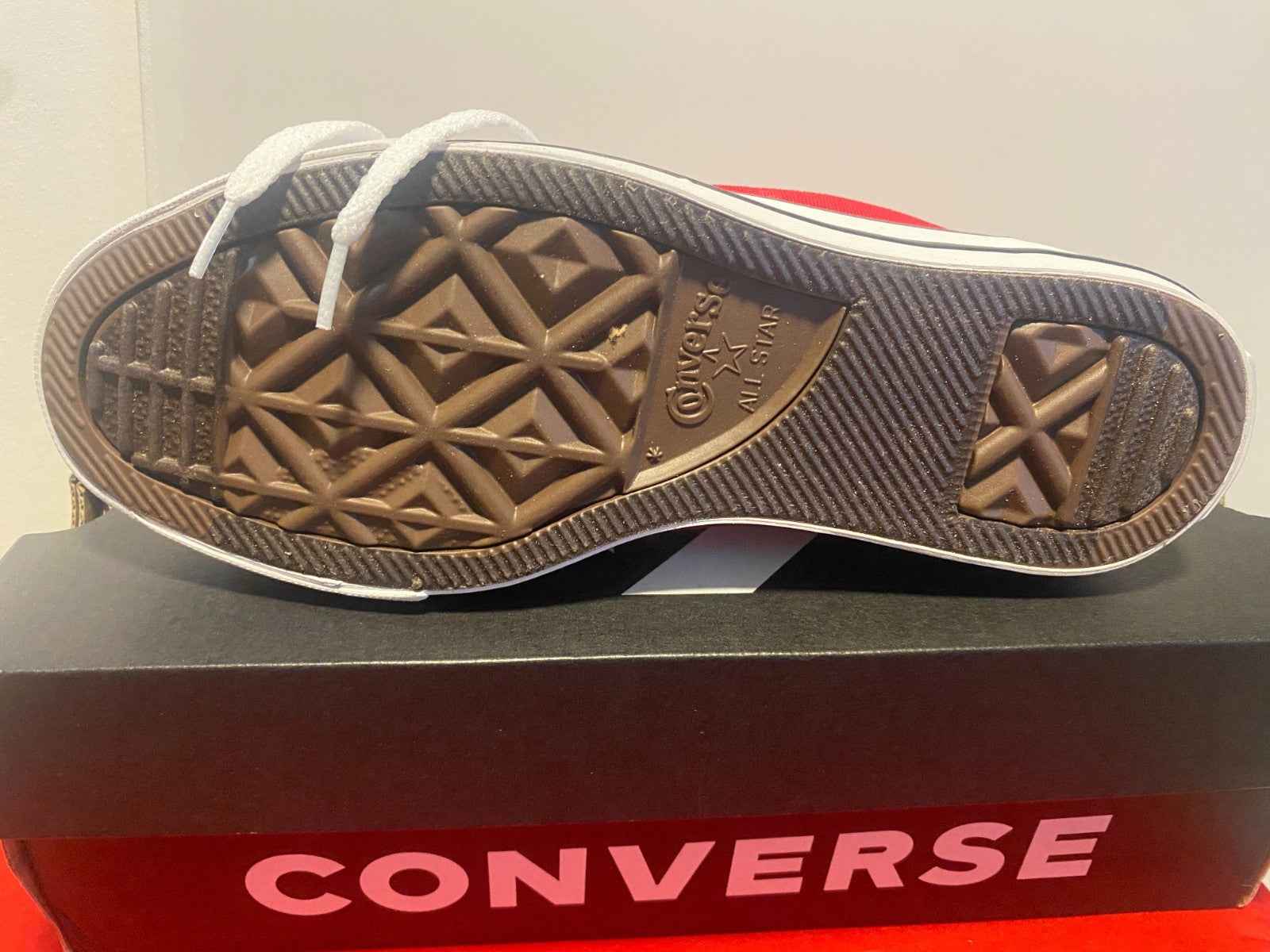 *NEW* Unisex CONVERSE Chuck Taylor ALL STAR HIGH TOP Red (M9621) Size 4 Men