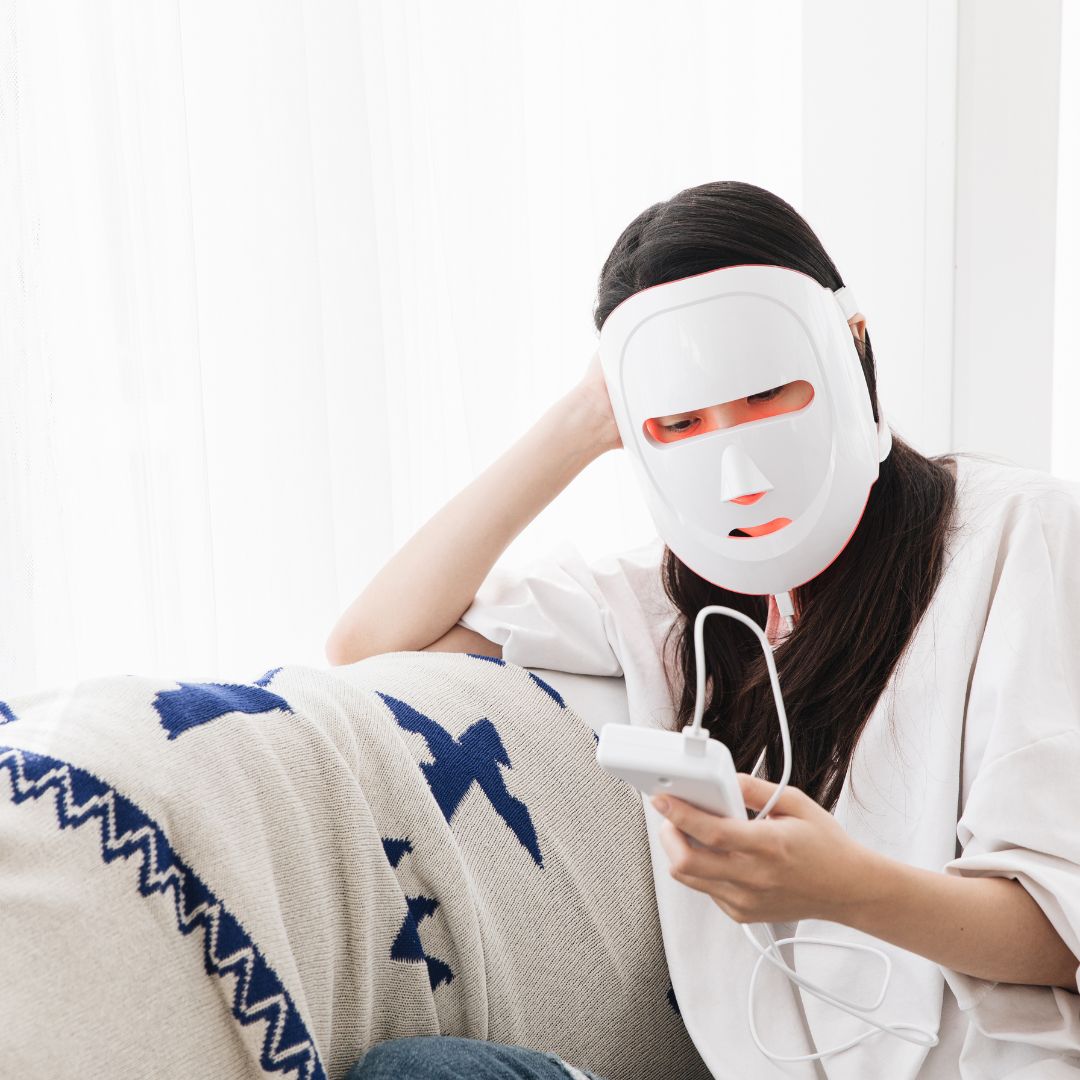 Eco Face Platinum LED Mask – LED Therapy Demonstration – User Guide Included – DestGlow