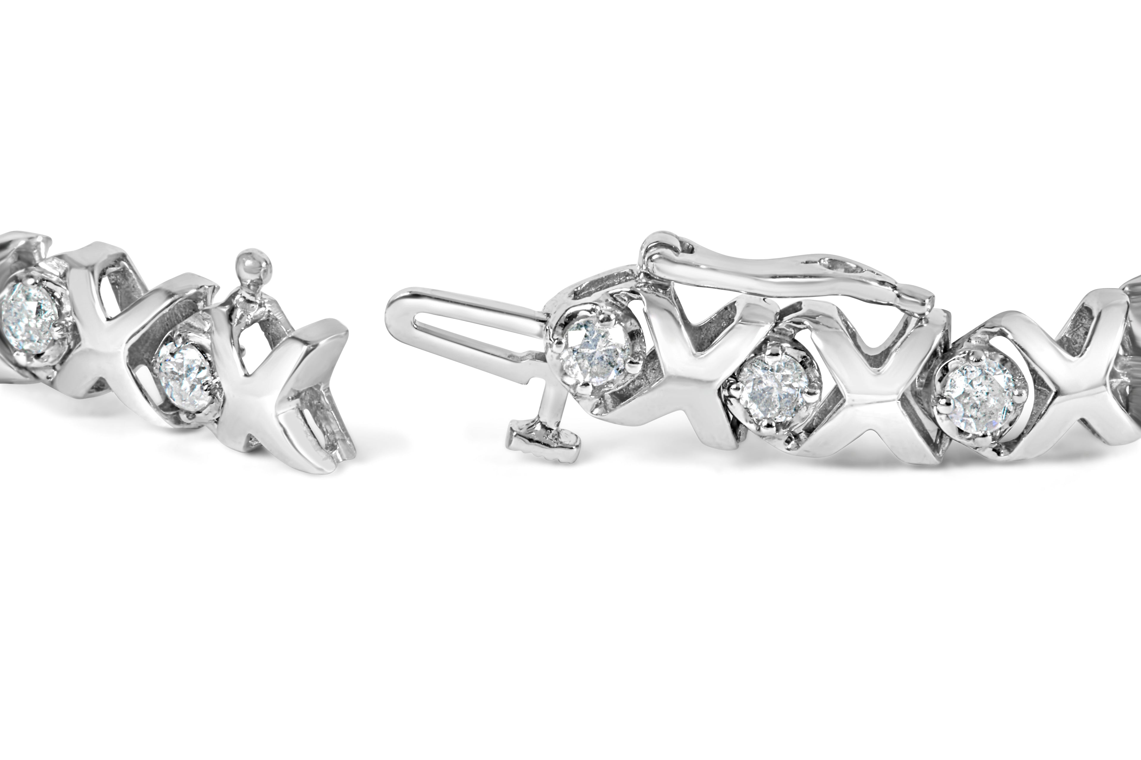 10k White Gold 2.00 Cttw Round-Cut Diamond "XOXO" Link 7" Bracelet (I-J Color, I2-I3 Clarity) by Bids.com