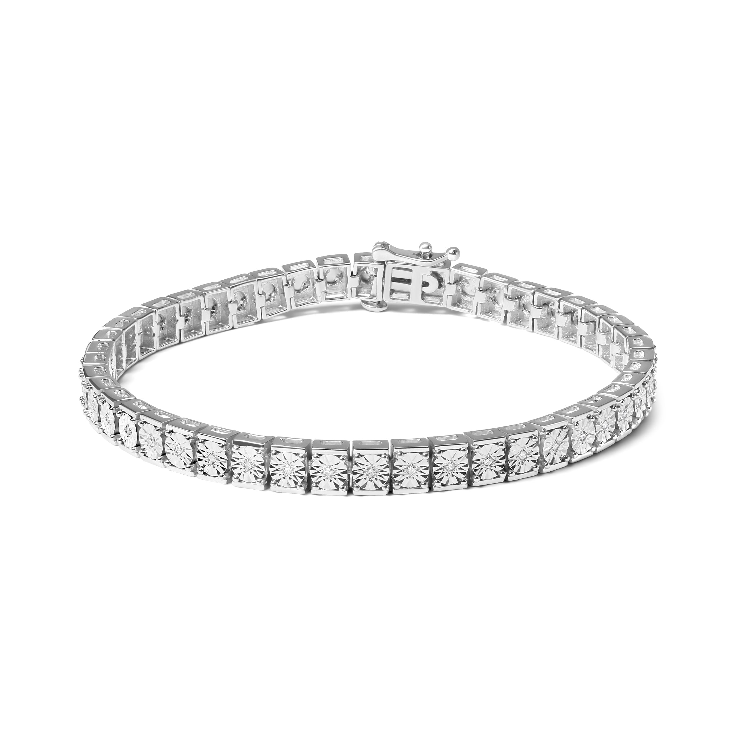 .925 Sterling Silver 1/10 Cttw Diamond 7.25" Link Bracelet (I-J Color, I2-I3 Clarity) DestGlow