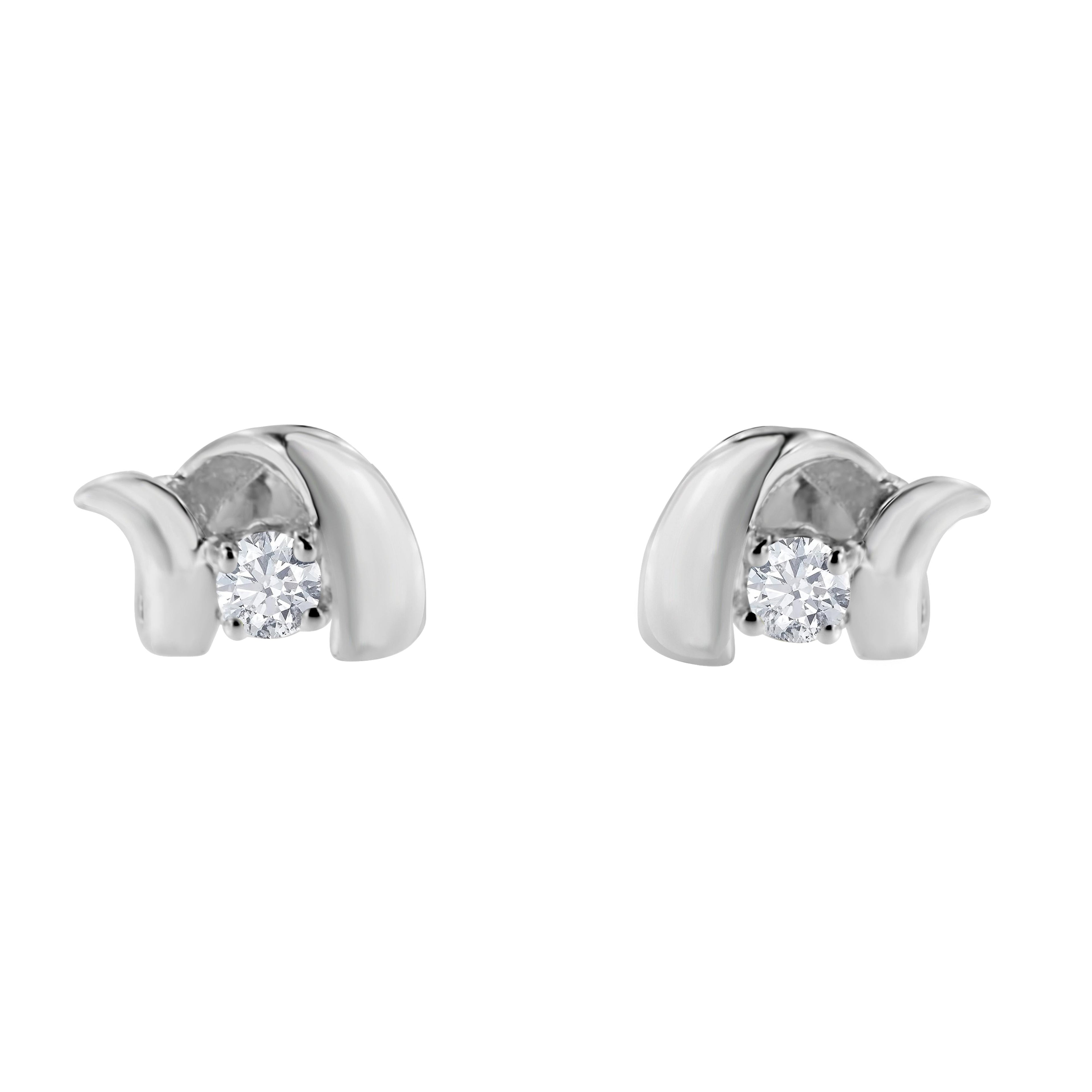 .925 Sterling Silver Round Cut Diamond Fashion Stud Earrings (0.10 cttw, I-J Color, I2-I3 Clarity) by Bids.com