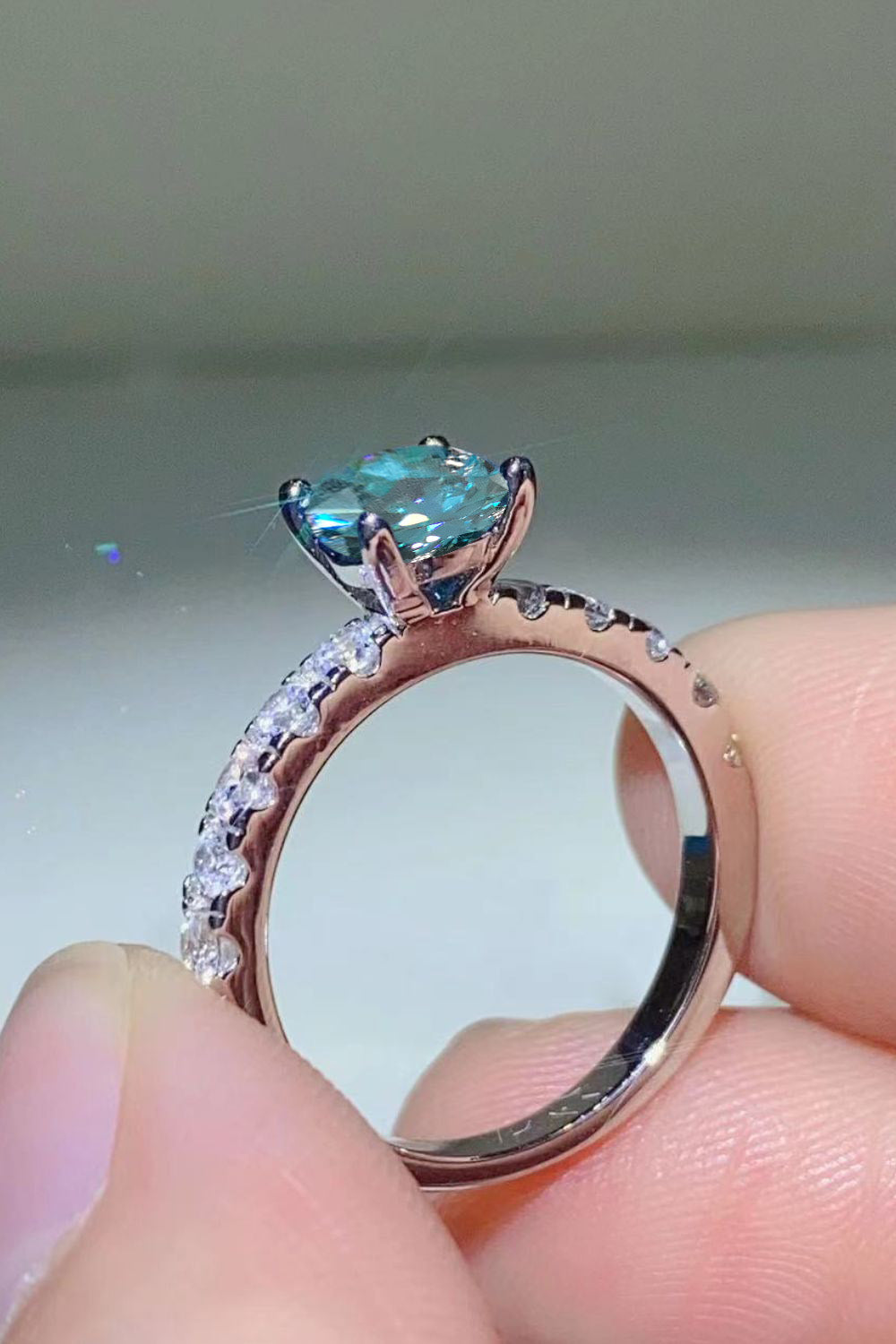Future Style 1 Carat Blue Brilliant Round Cut Sparkala™ Side Stone Ring by Sparkala