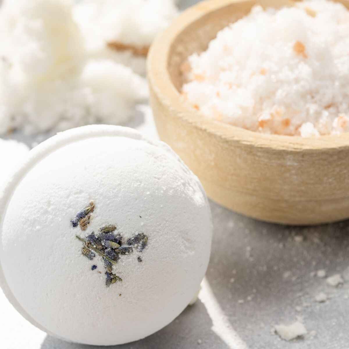 Bulk - 100 Natural Vegan Mix scents Bath Bombs - White