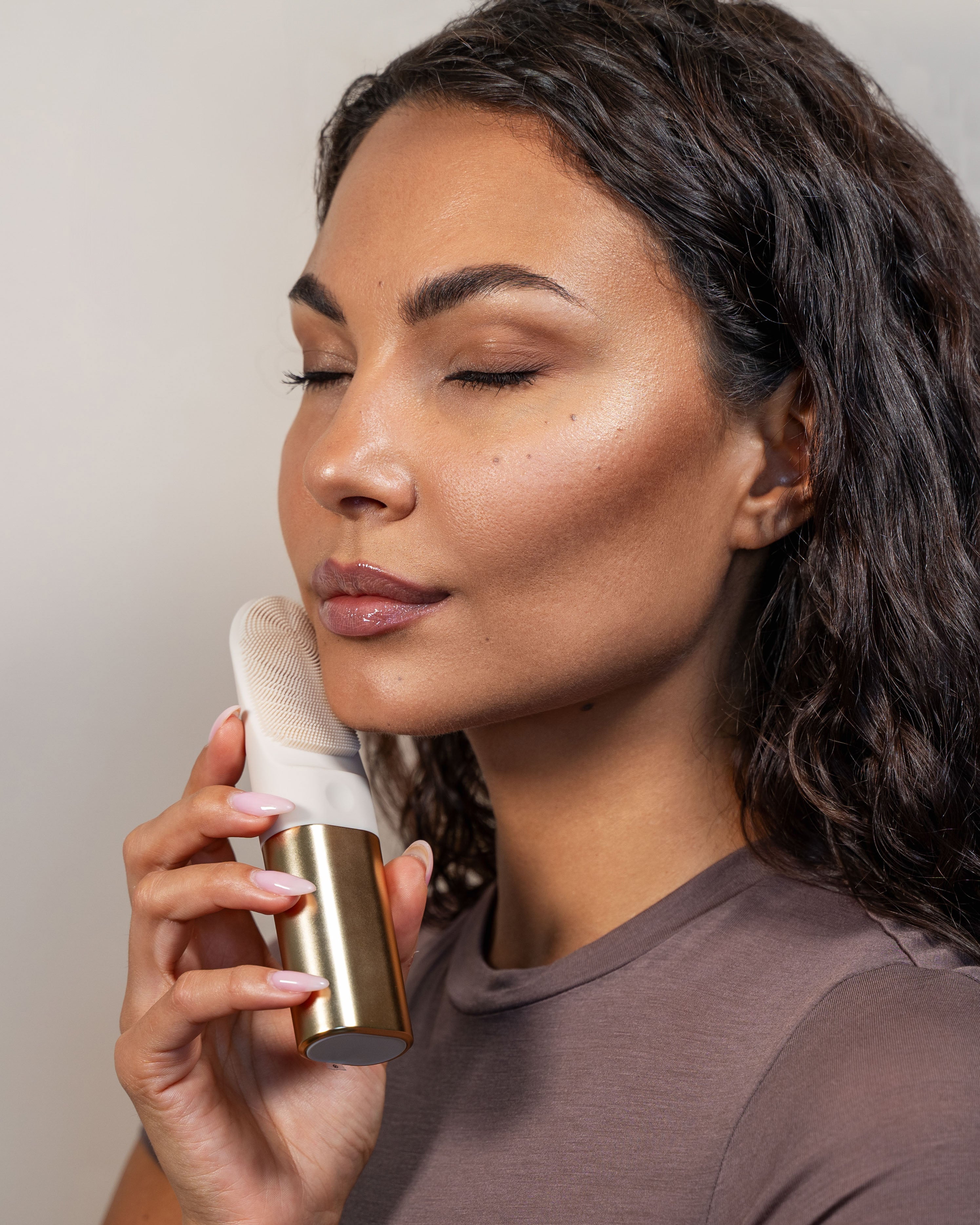 Blyss Maia – Sonic Facial Cleansing Brush & Eye Massager with Heating by Blyss Care