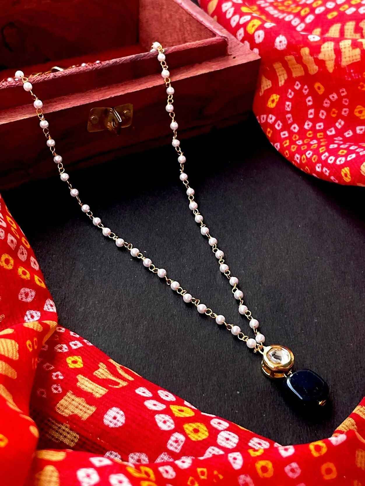 Joban Fashion Handmade Shell Pearl Chain Kundan With Jade Stone Pendant Necklace