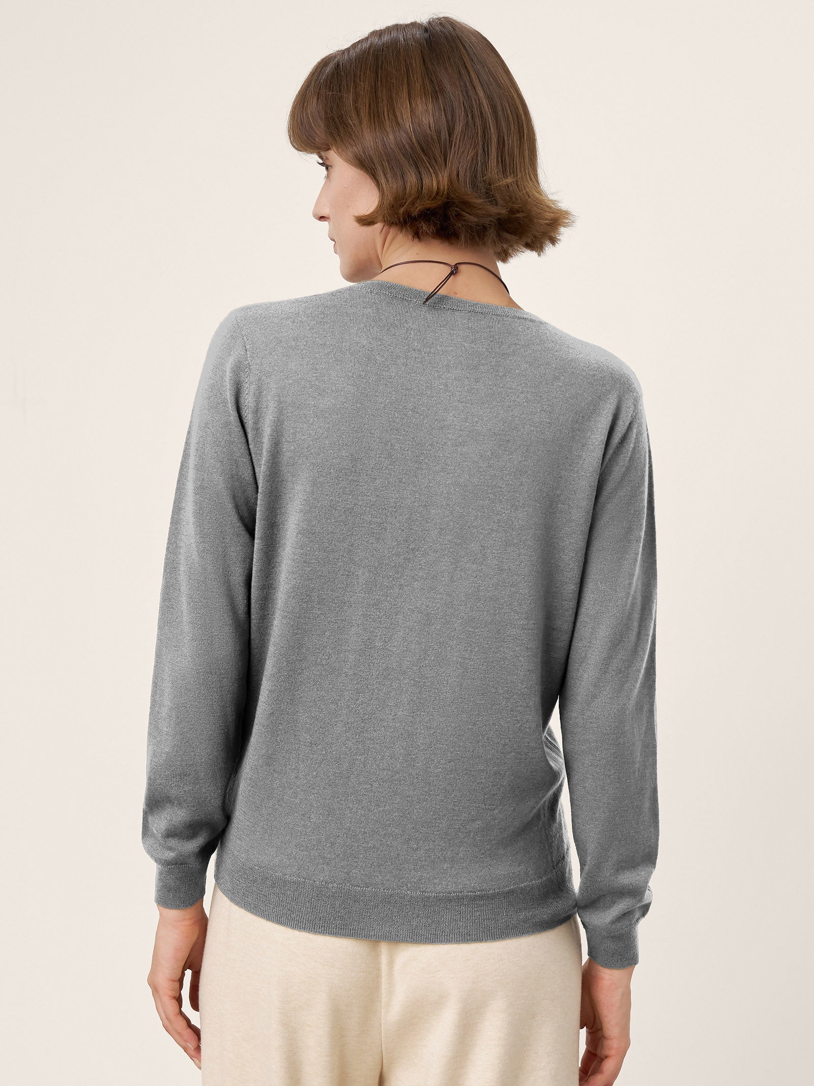 100% Extra-Fine Merino Wool Essential Crew Neck Knit Sweater BRIDGET by LINTICO