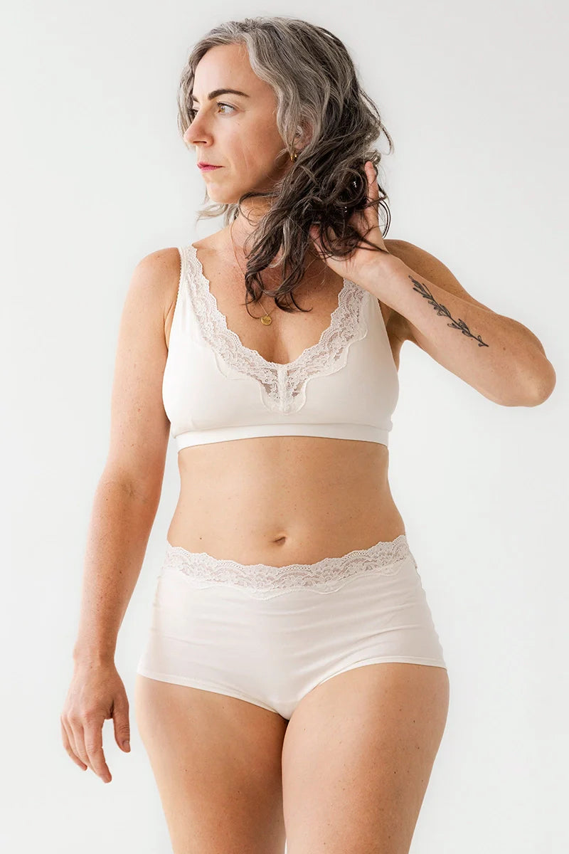 Salua Highwaisted Panty with Lace Edge - DestGlow