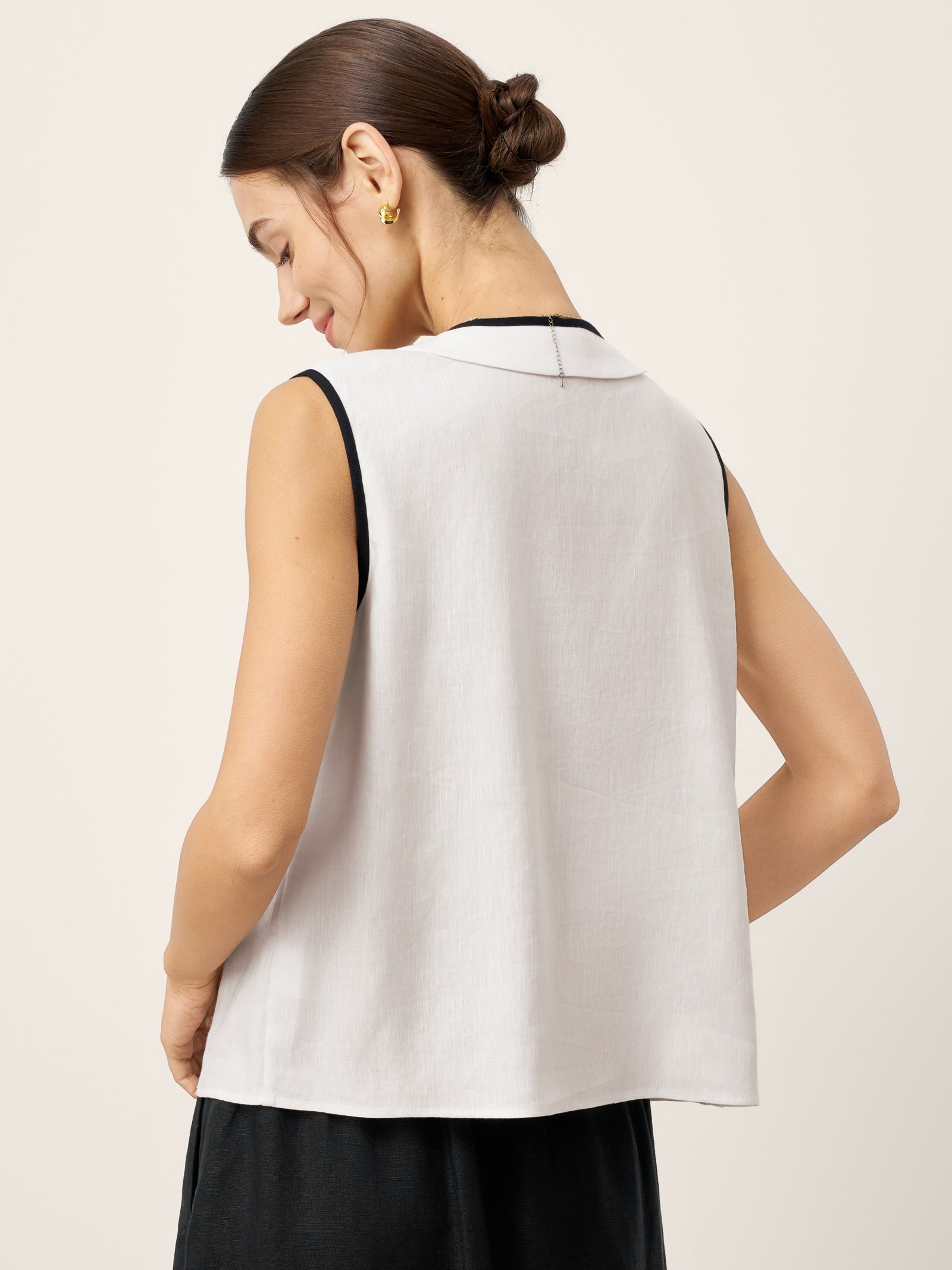 Linen-Lyocell Contrast Trim Pleated Sleeveless Top JUNIPER by LINTICO