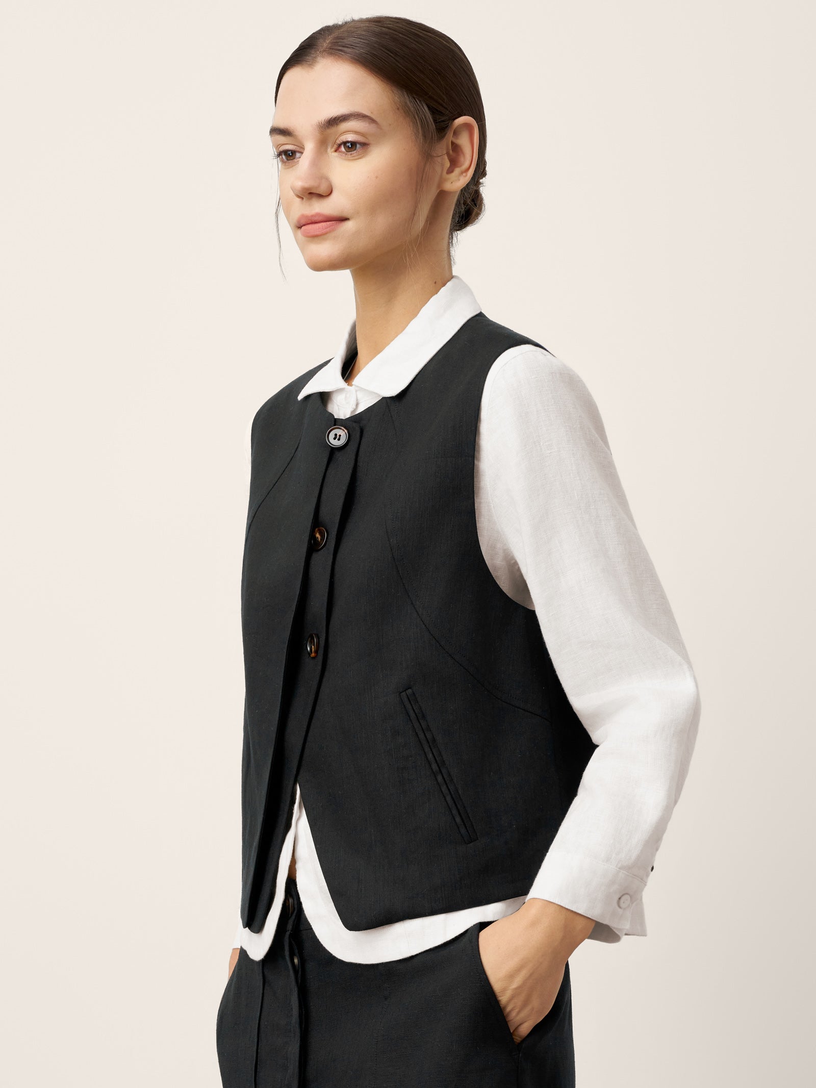 Linen-Lyocell Panel Layered Vest ODELIA DestGlow
