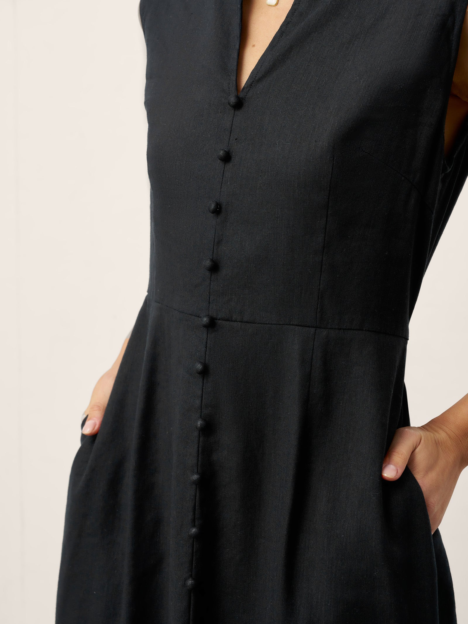 Linen-Lyocell V-Neck Sleeveless Midi Dress WILLOW DestGlow