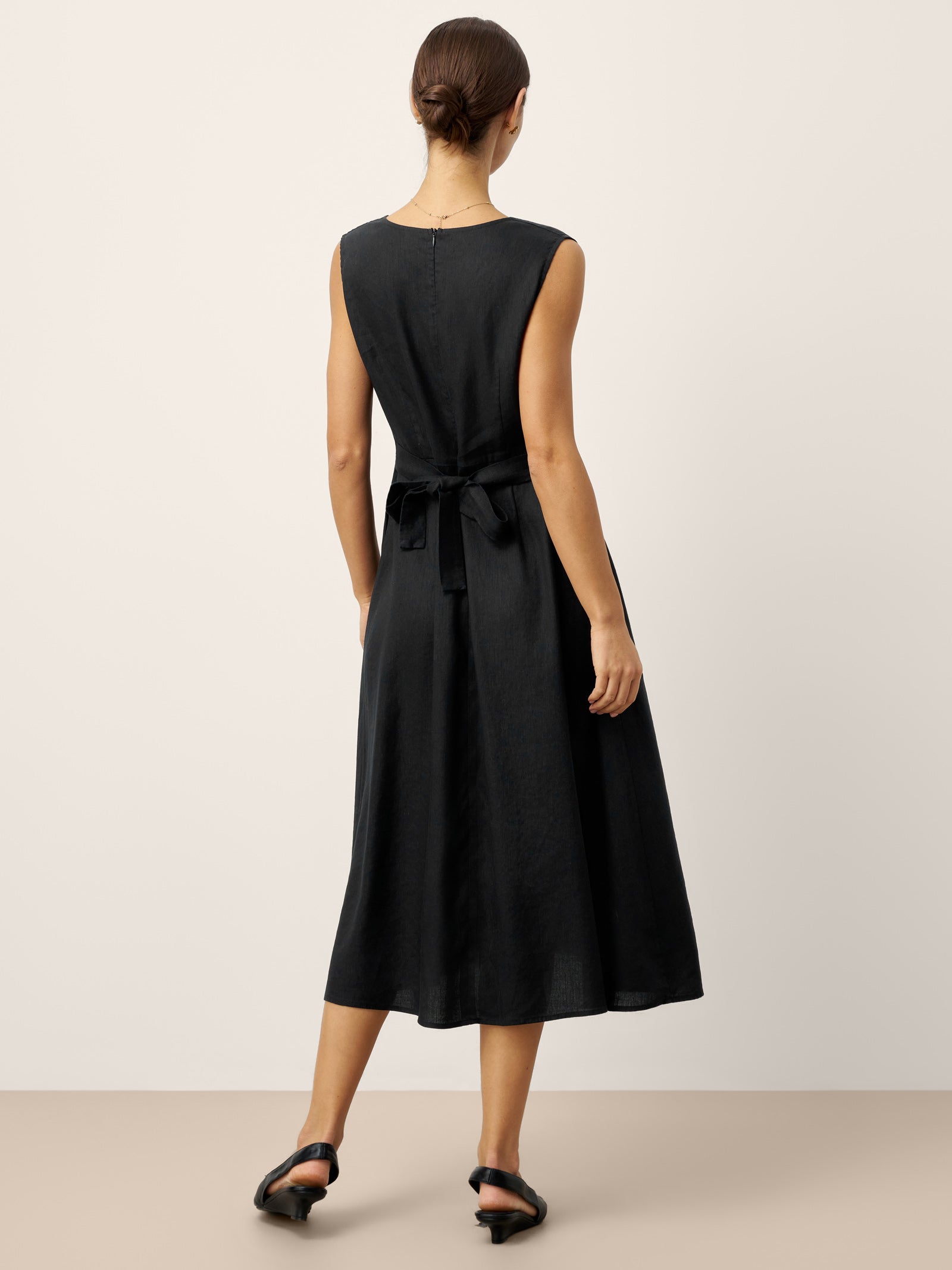 Linen-Lyocell V-Neck Sleeveless Midi Dress WILLOW DestGlow