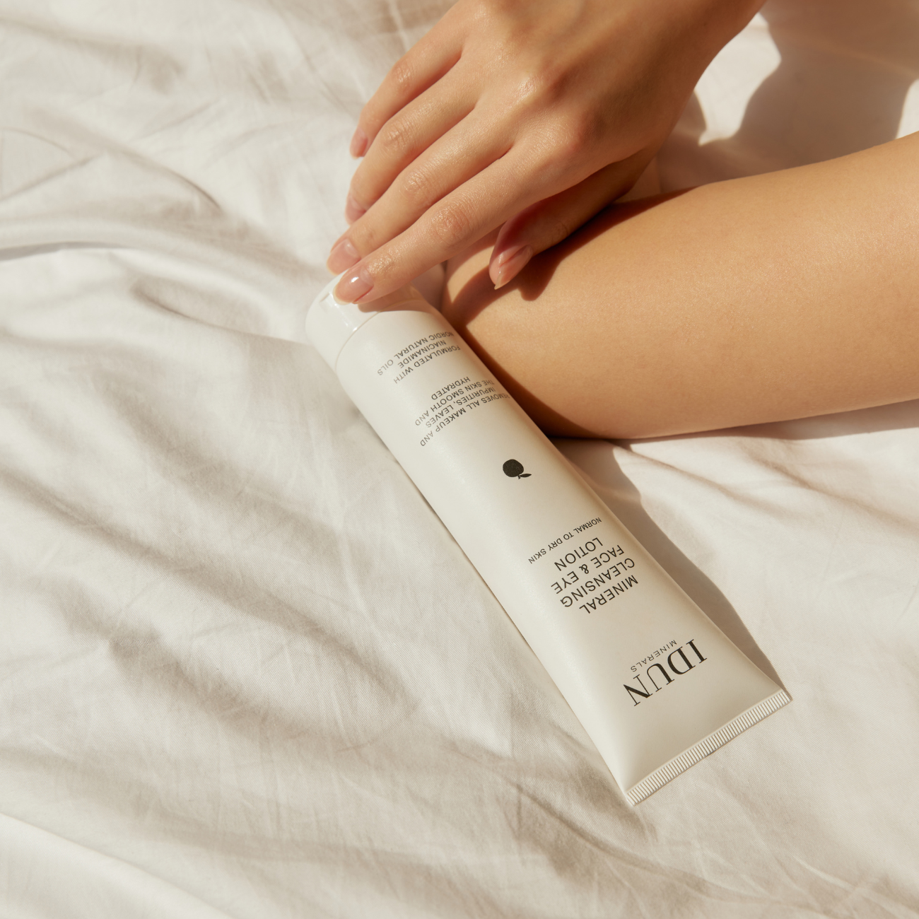 MINERAL CLEANSING FACE & EYE LOTION by IDUN Minerals Inc.