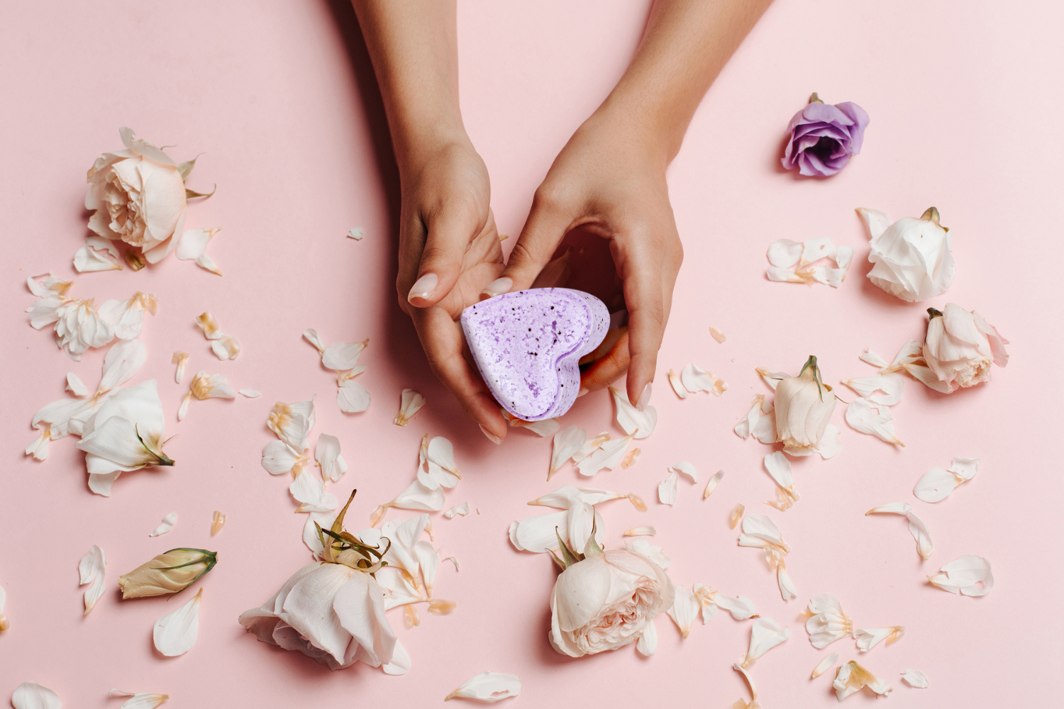 PRODUCT OF THE MONTH SUBSCRIPTION for WOMEN - Will be shipped every month for one year by Lizush