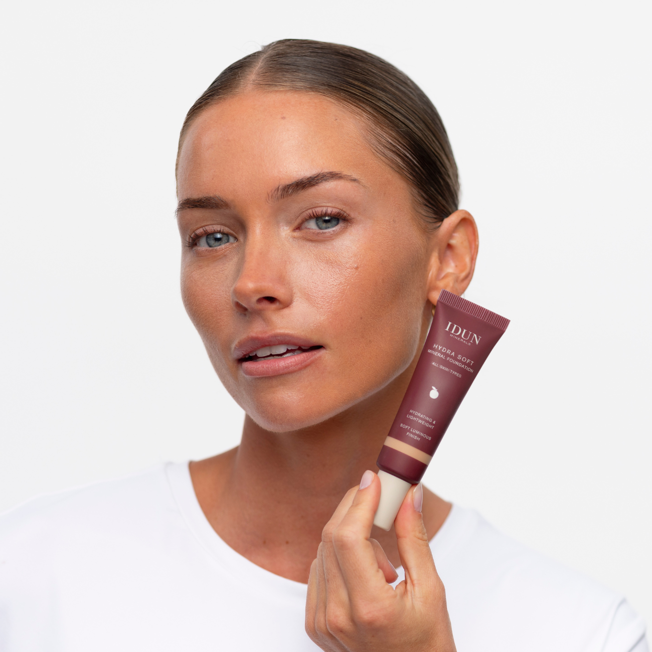 Hydra Soft Mineral Foundation DestGlow