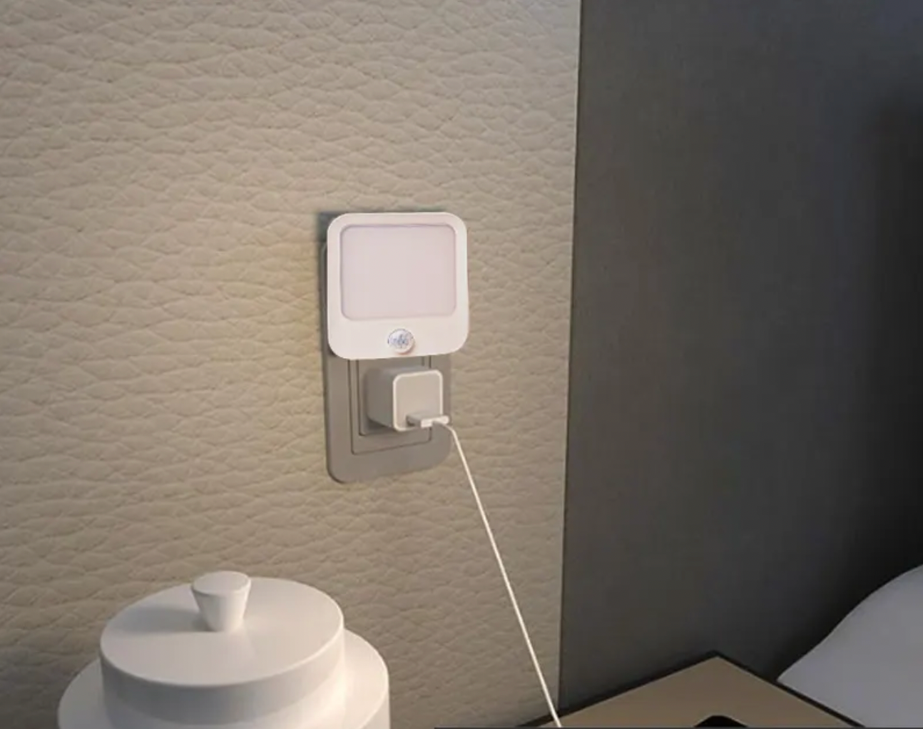 Nightlight - Motion Sensing Red Circadian Friendly