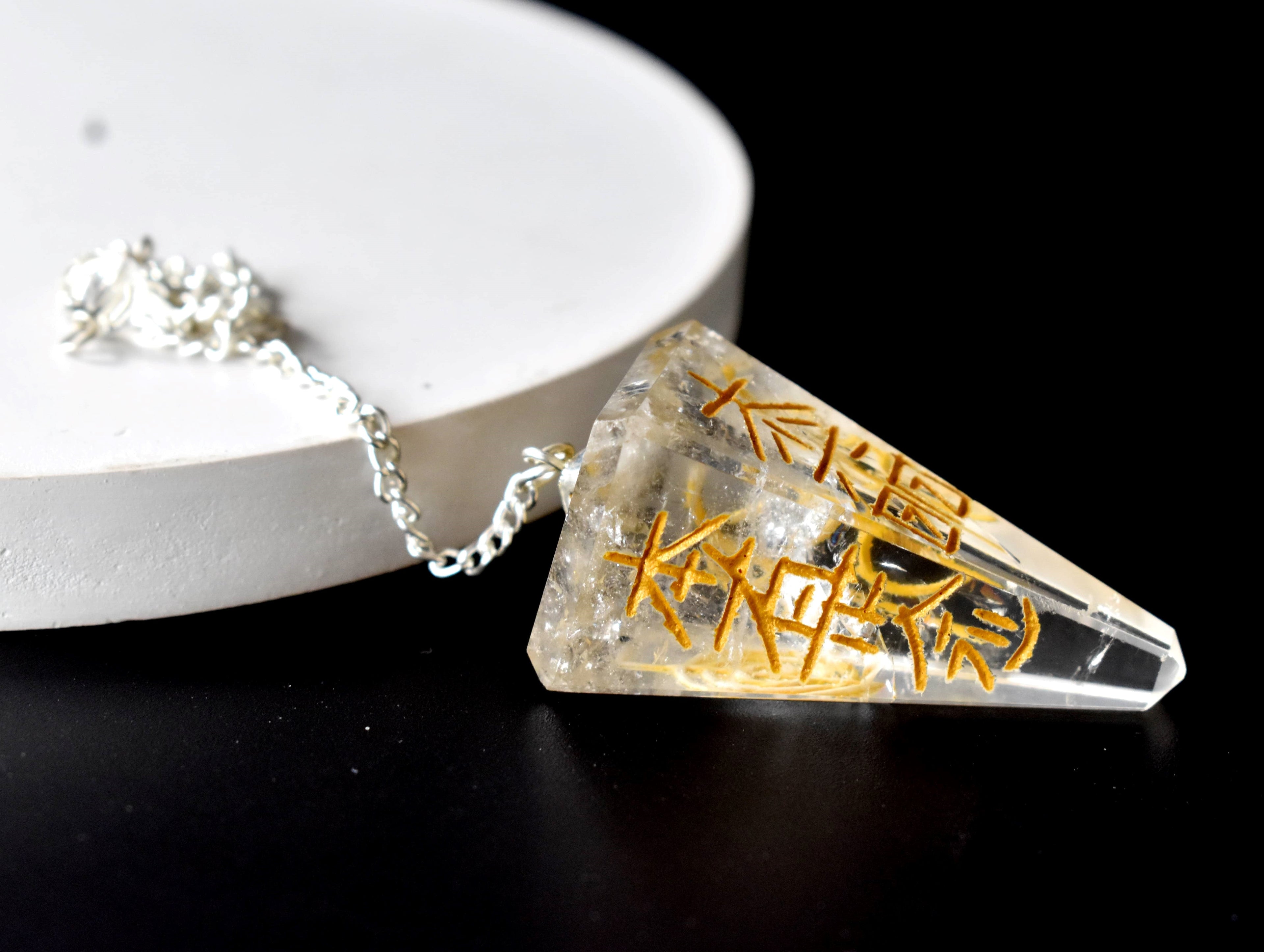 Crystal Quartz Pendulum (Meditation and Channeling) DestGlow