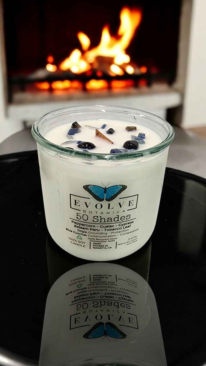 Rocks Candle – 50 Shades (Wood Wick, Onyx & Blue Kyanite, Soy Candle)