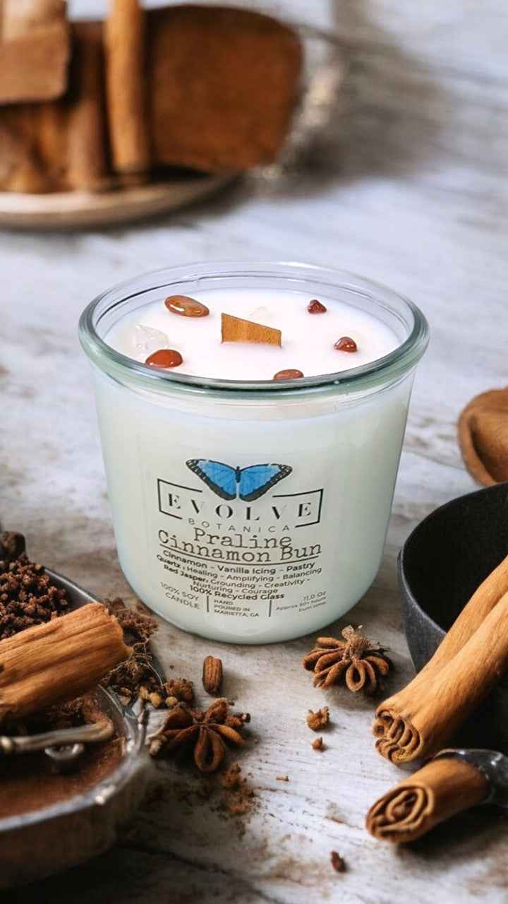 Rocks Candle - Praline Cinnamon Bun (Wood Wick Red Jasper & Clear Quartz Gemstone Soy Candle)