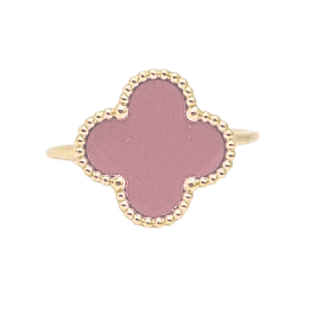 Lucía Clover Ring – Elegant Pink Enamel with Gold Accents
