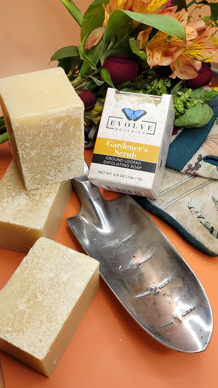 Gardener’s Soap – Exfoliating Hand & Body Soap Citrus & Loofah Scrub