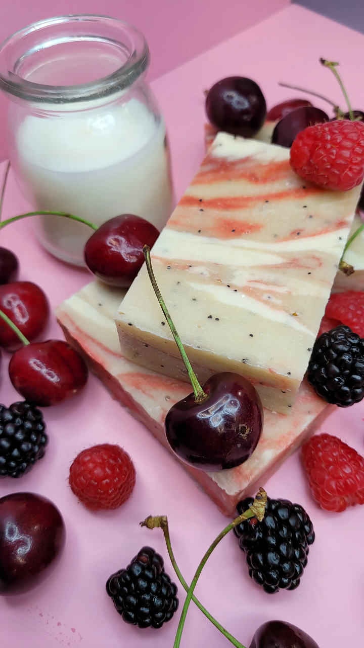 Standard Soap - Berry Vanilla (Goatmilk)