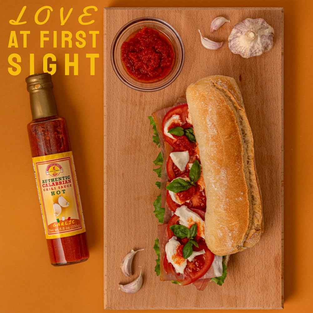 TuttoCalabria Authentic Smooth Calabrian Chili Pepper Sauce with Garlic, 250ml