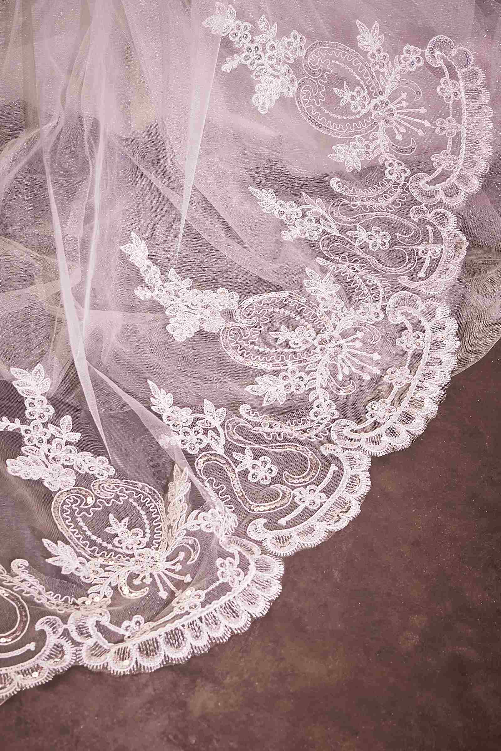 Embroidery Hem Lace Chapel Veil DestGlow