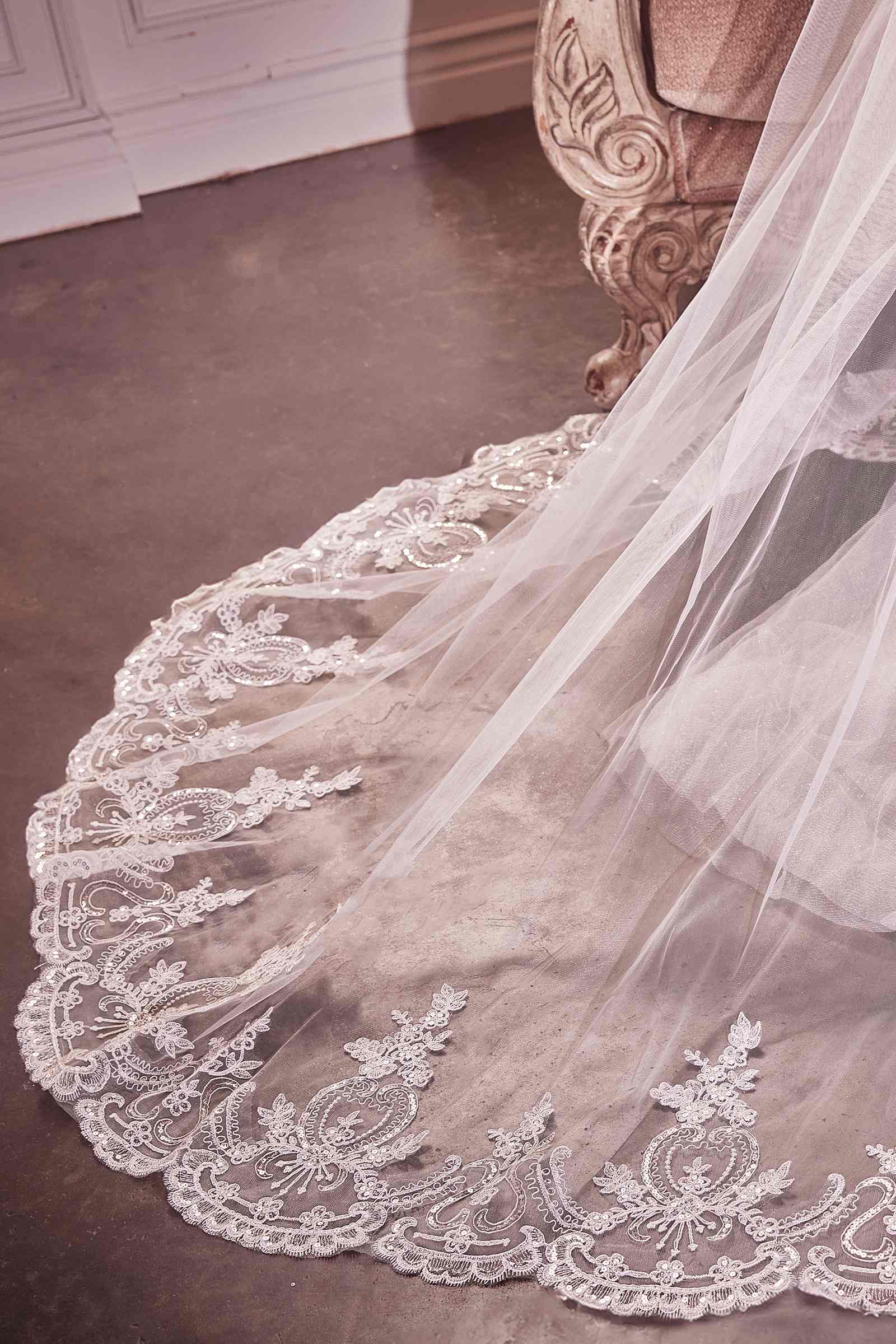 Embroidery Hem Lace Chapel Veil DestGlow