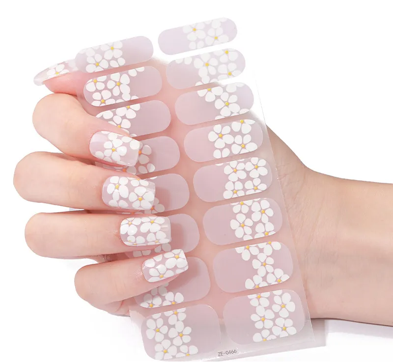 The Daisy Gel Nails by Candied Nails