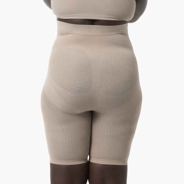 Buttlifting shapewear shorts with anti-cellulite control
