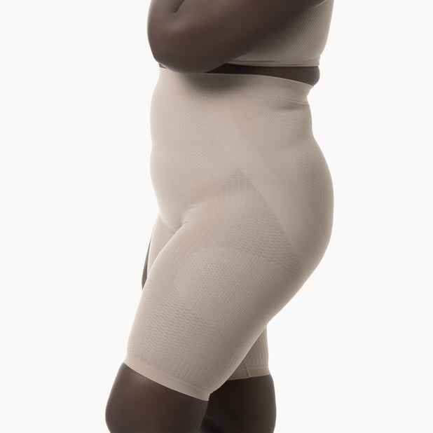 Buttlifting shapewear shorts with anti-cellulite control
