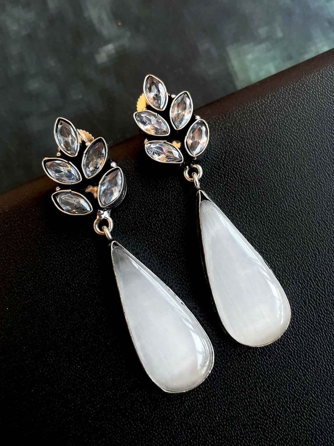 Joban Fashion Big Monalisa Stone Partywear Earring